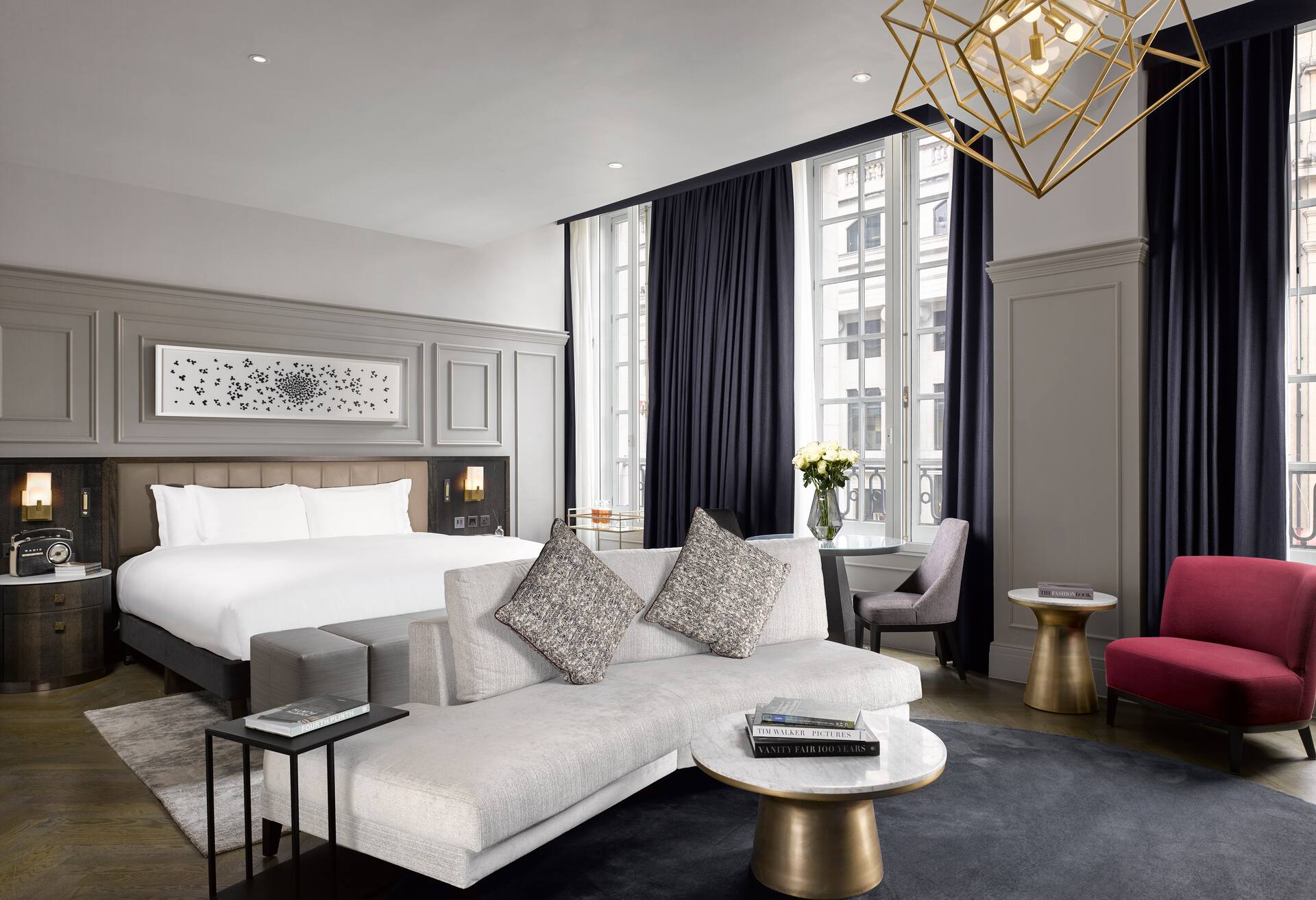 Barry Suite photo 1