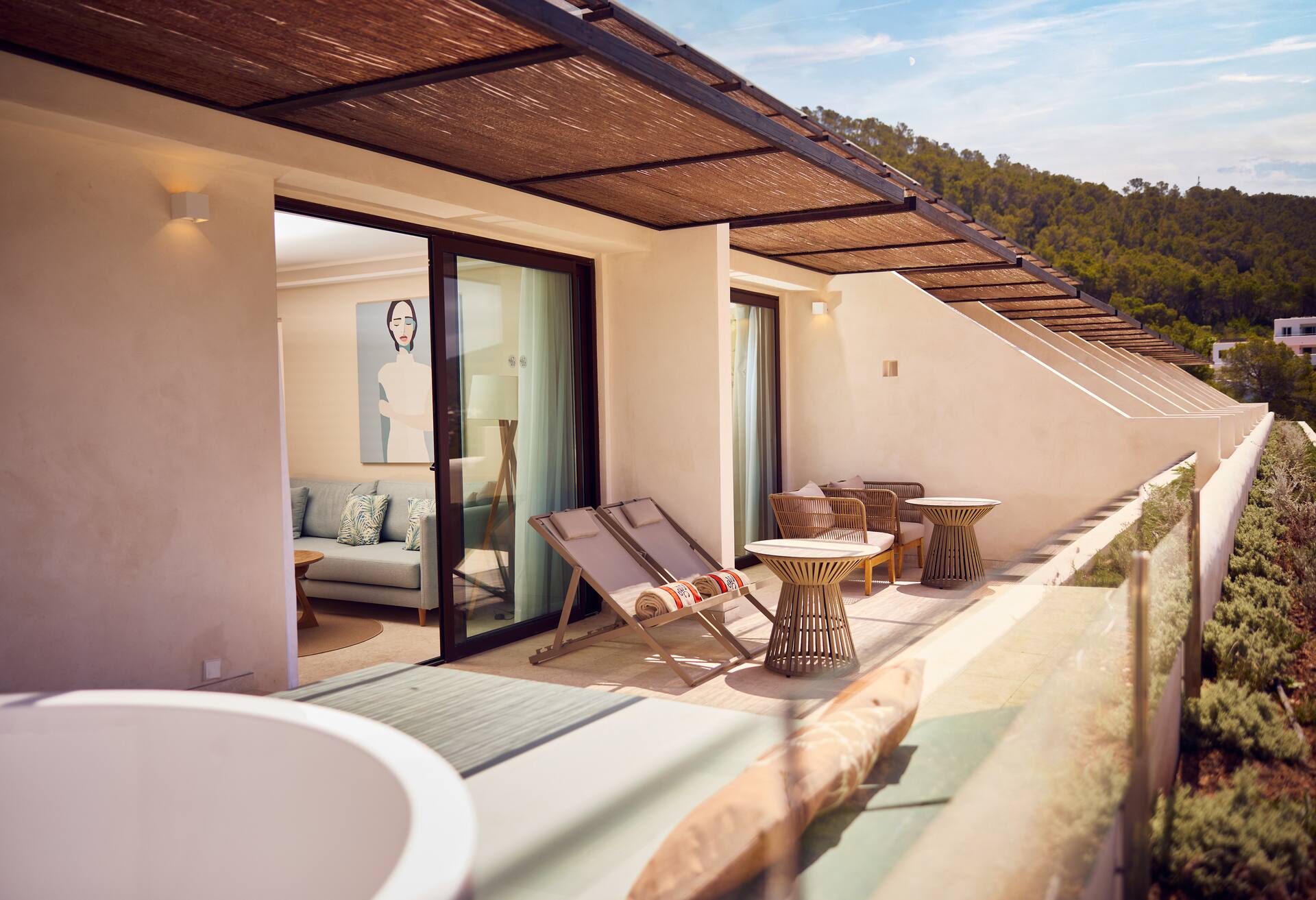 The Club King Junior Suite with Terrace Bath photo 3