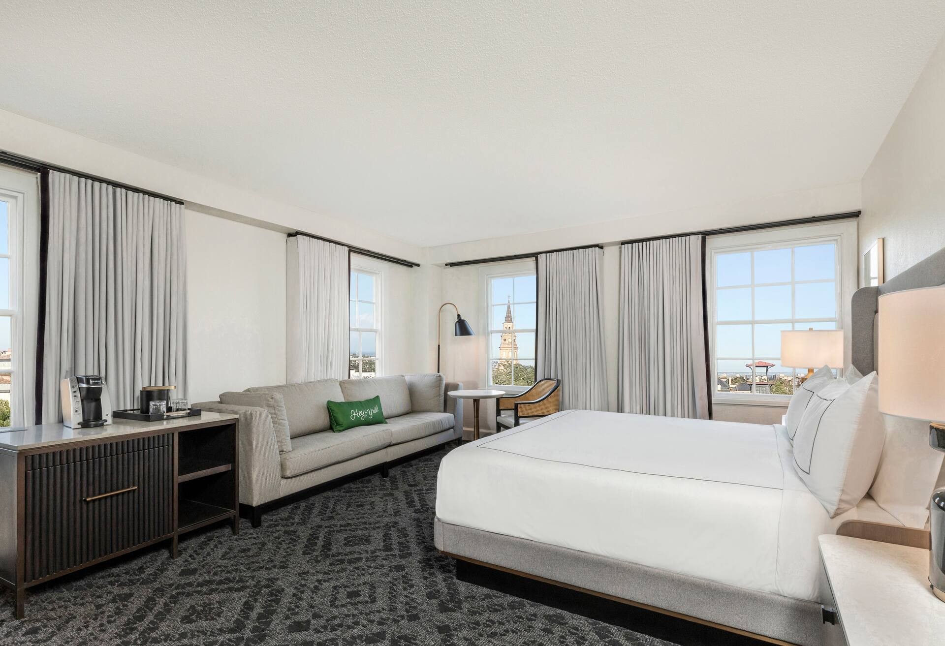 1 King Bed Corner Room photo 1