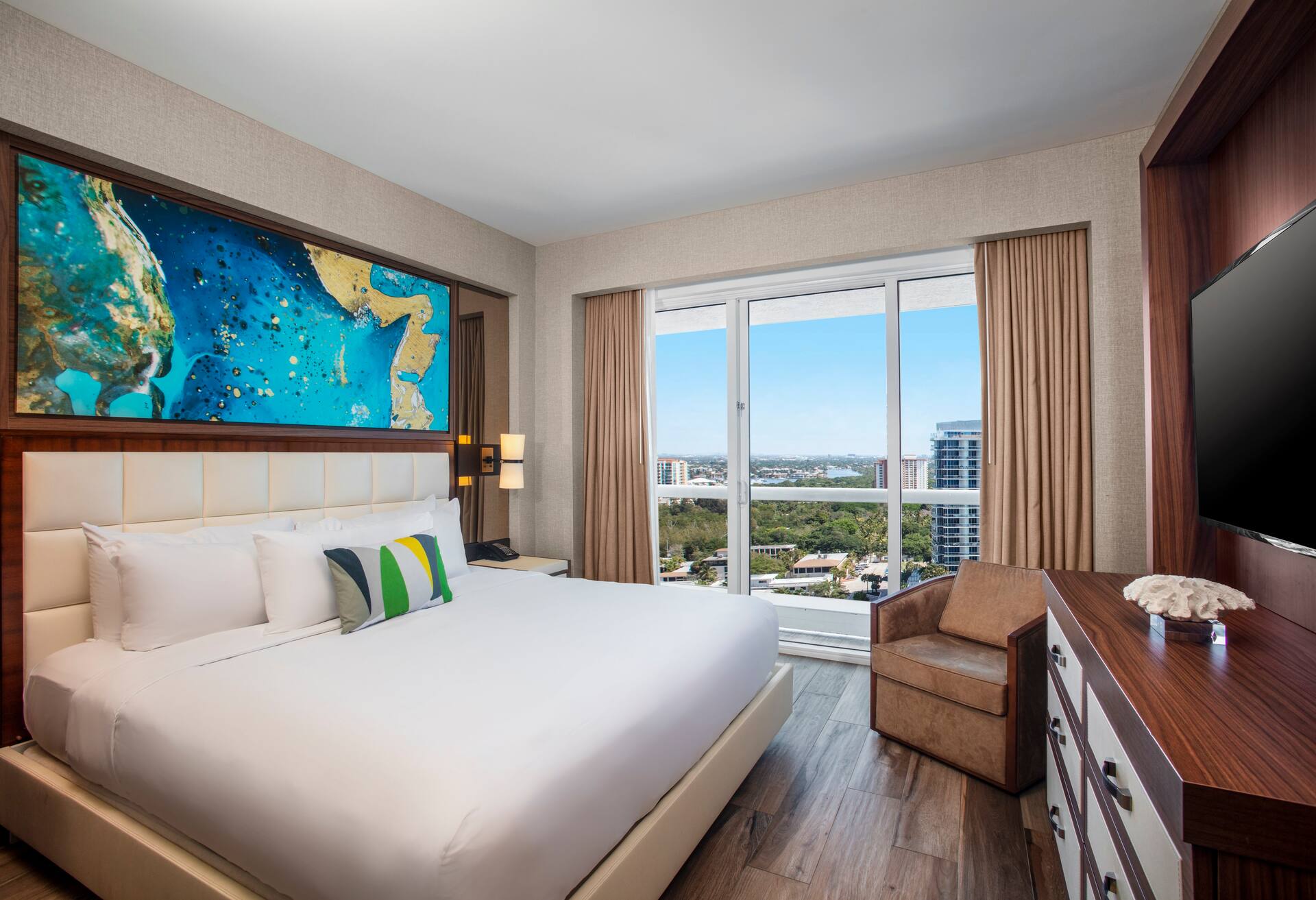 3 Bedroom Residence Intracoastal/ocean View