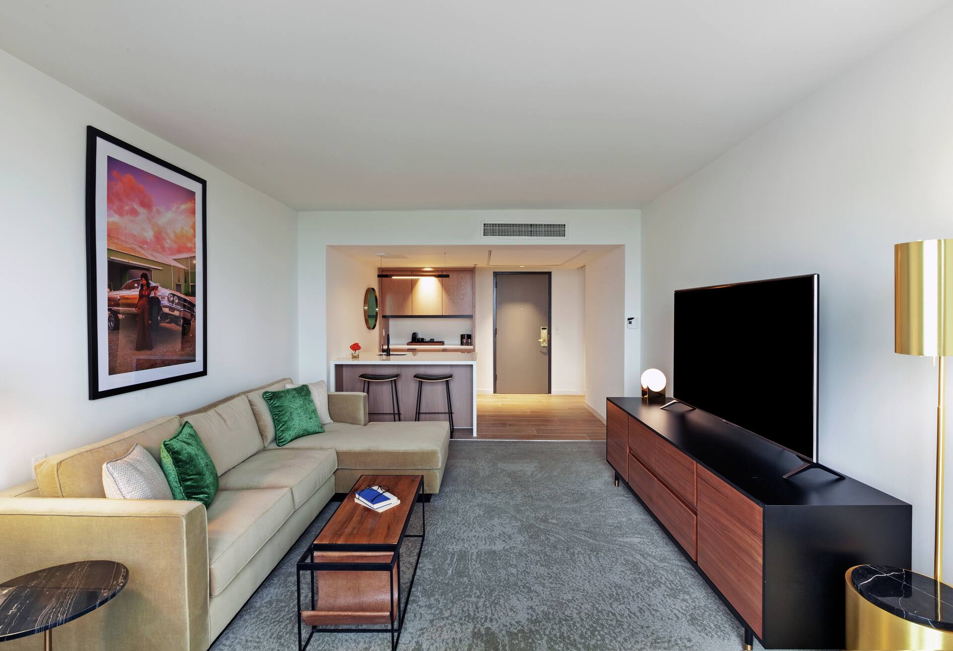 1 Bedroom Corner Suite photo 1