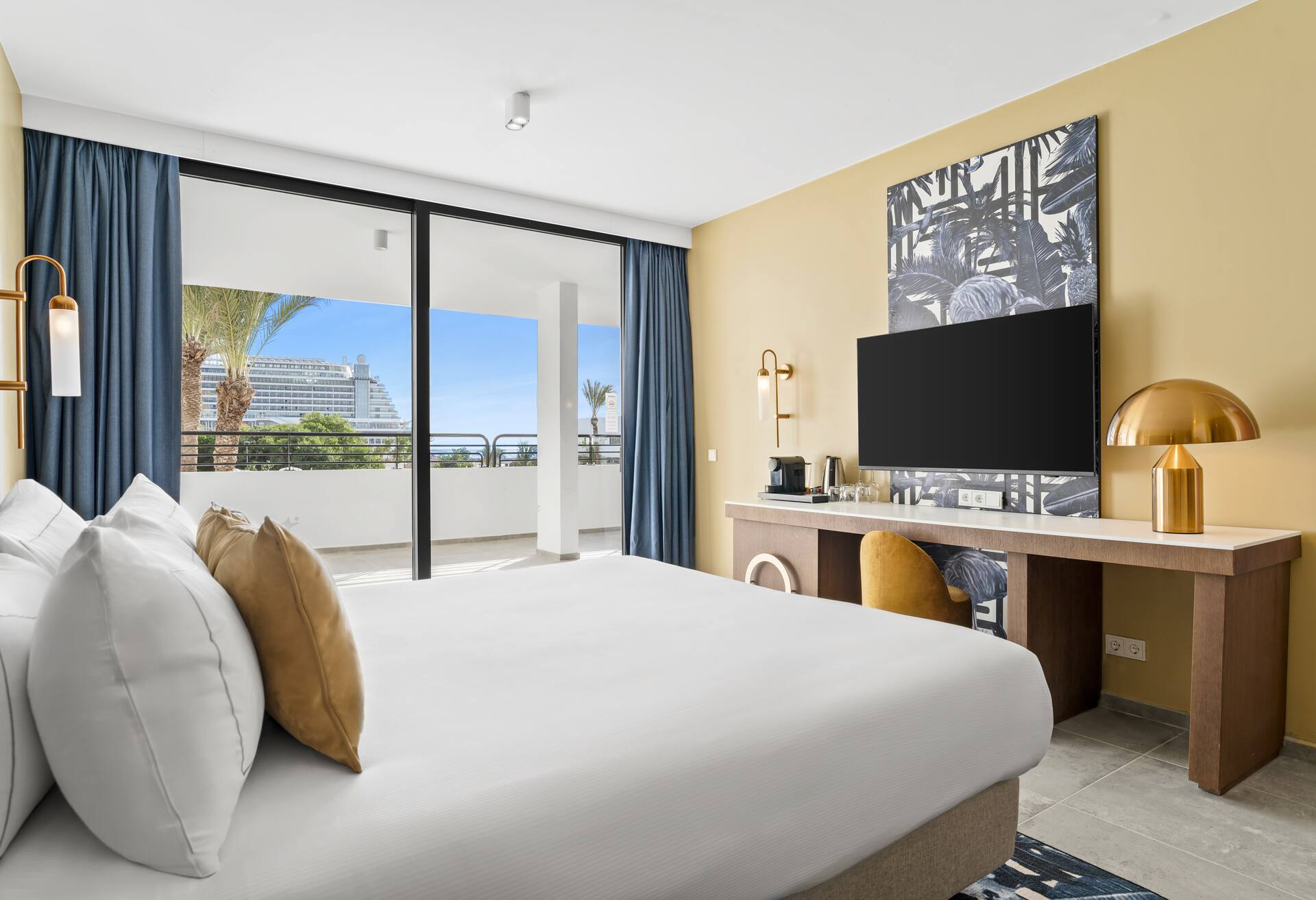 1 King Bed 1 Bedroom Suite Cruise Ocean View