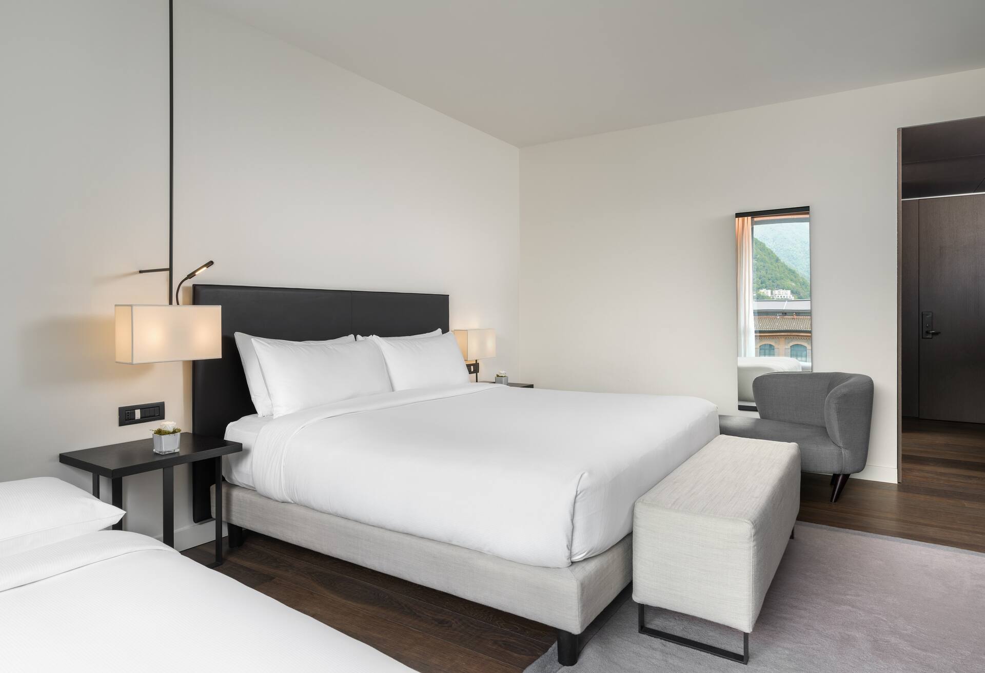 King Family Guest Room thumbnail 5