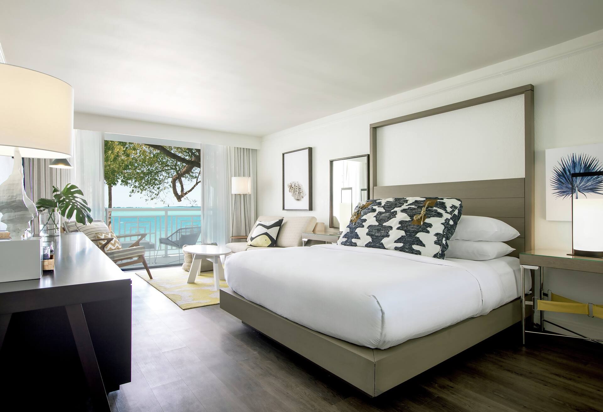 1 King Waterfront Room With Terrace