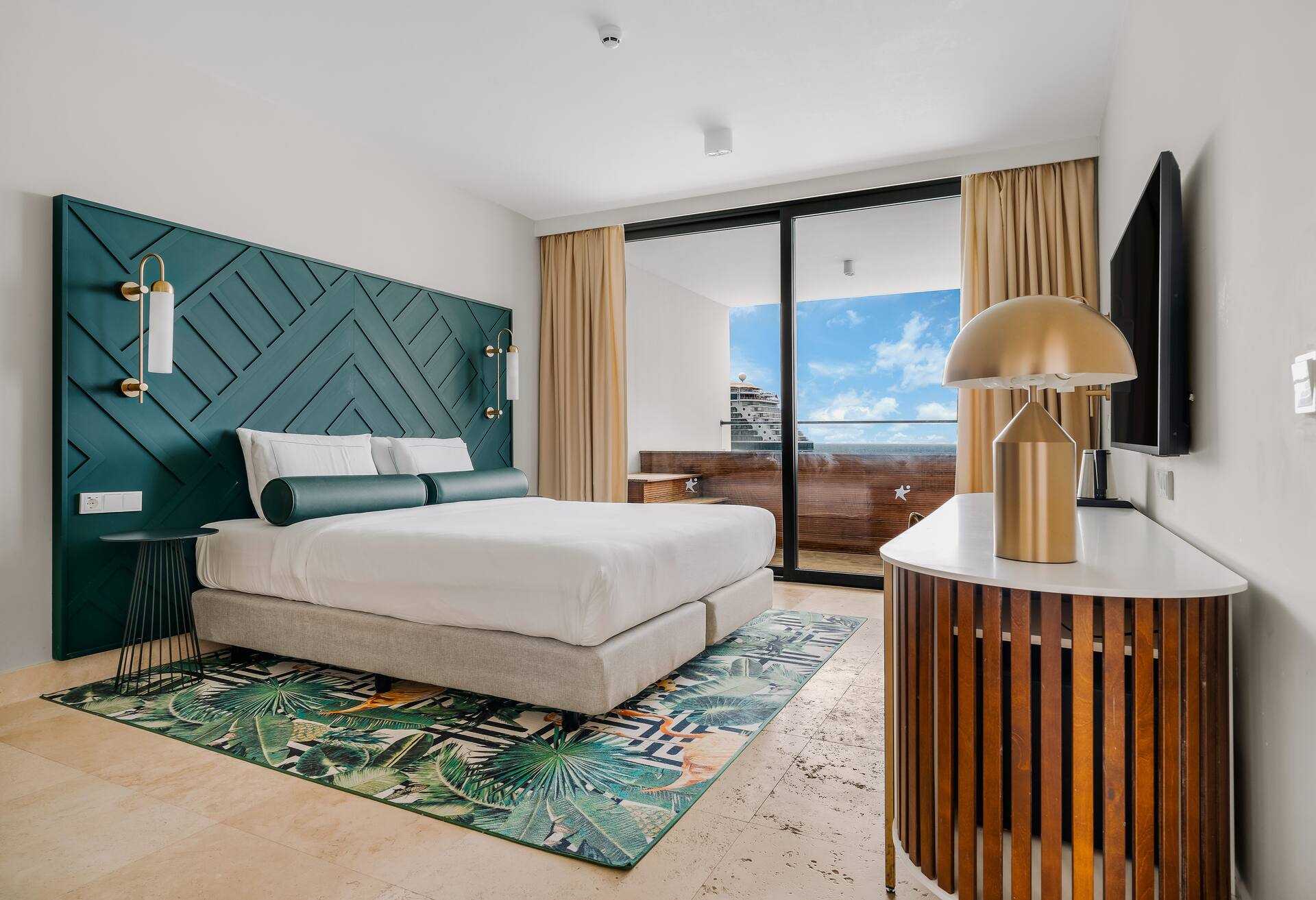 Penthouse Suite-1 King Bed-oceanview