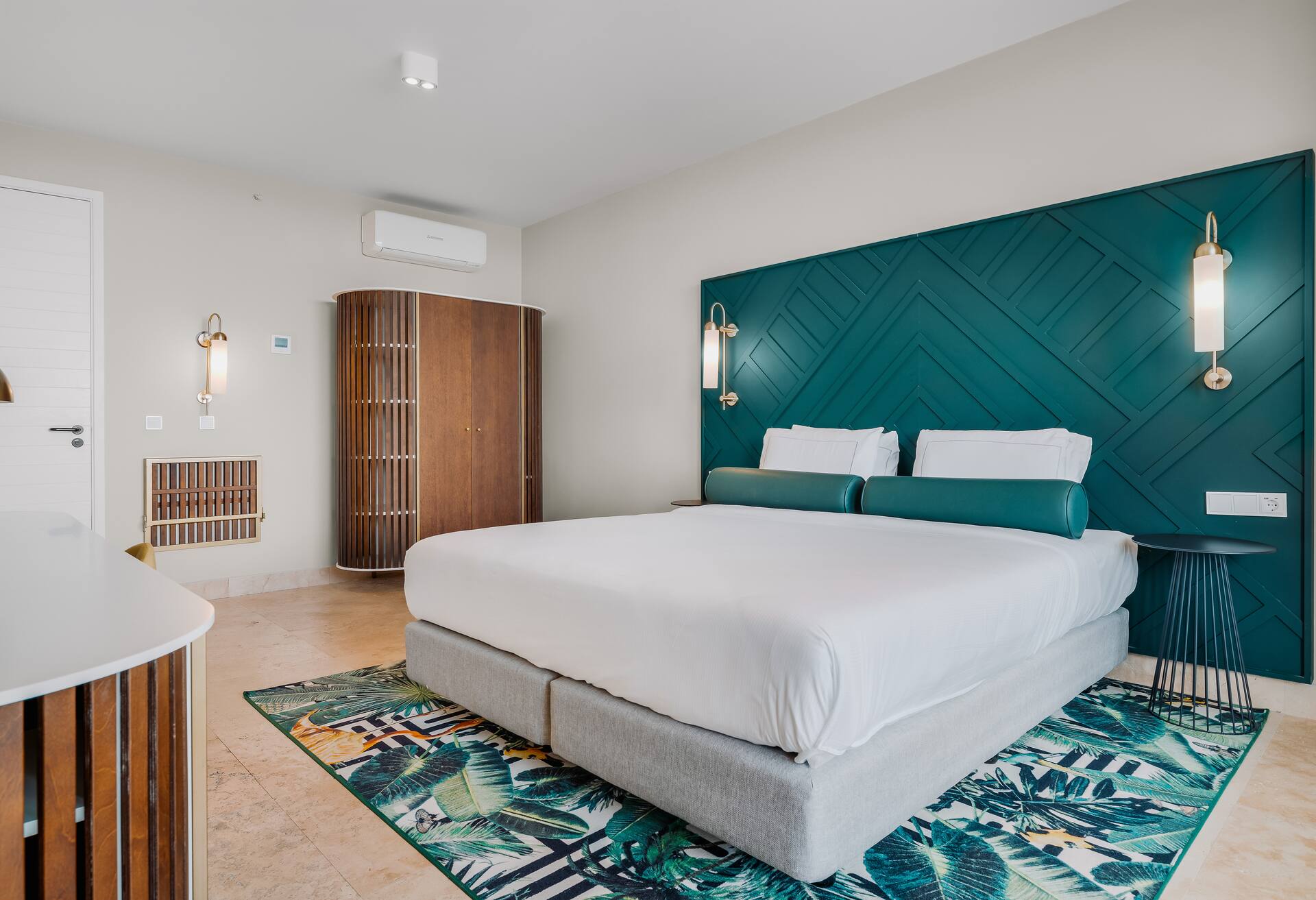 Penthouse Suite-1 King Bed-oceanview