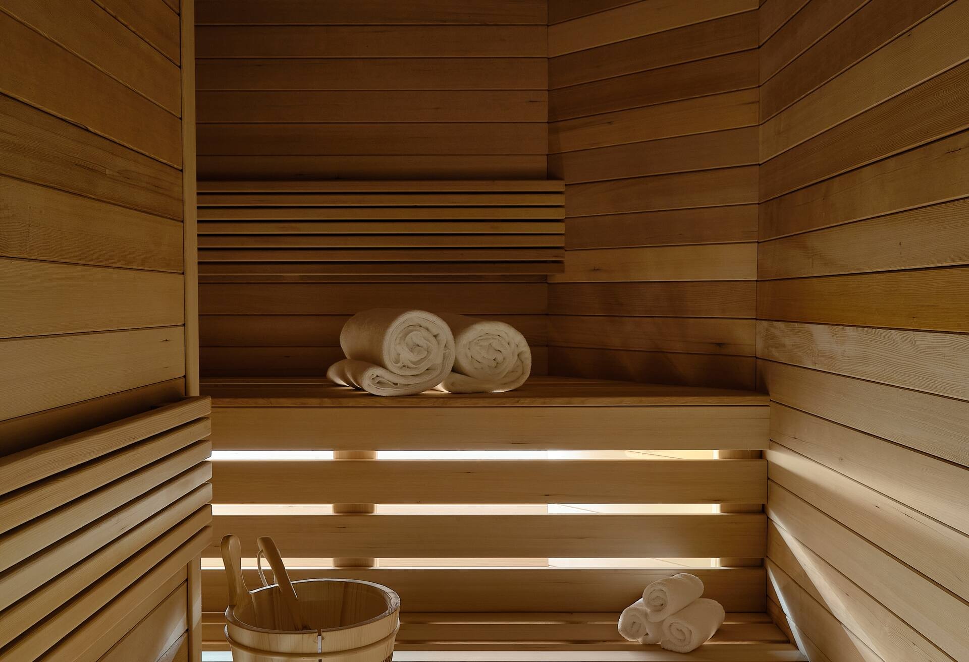 One King Premium Spa Suite thumbnail 5