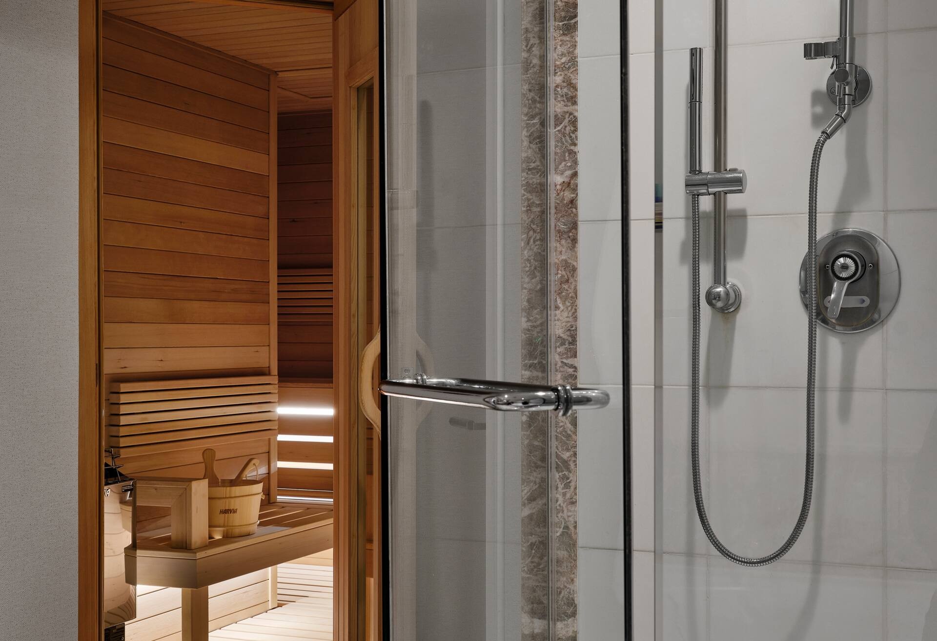 One King Premium Spa Suite