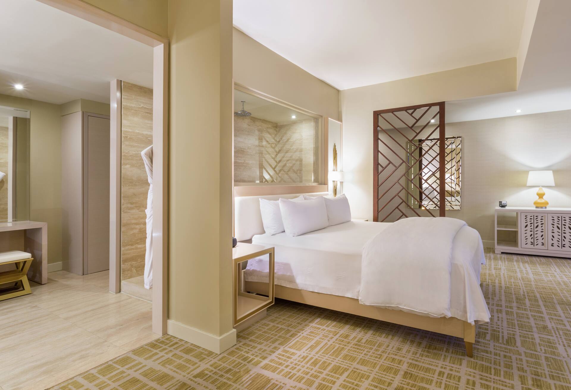 Condo Suite City View - 1 Bedroom 1 King Bed