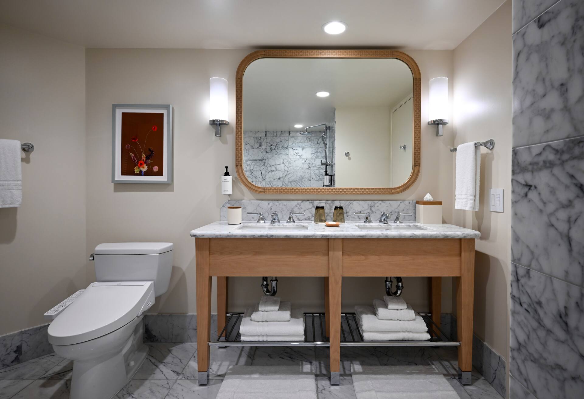 Deluxe 1 Bedroom Partial Ocean View Suite thumbnail 6