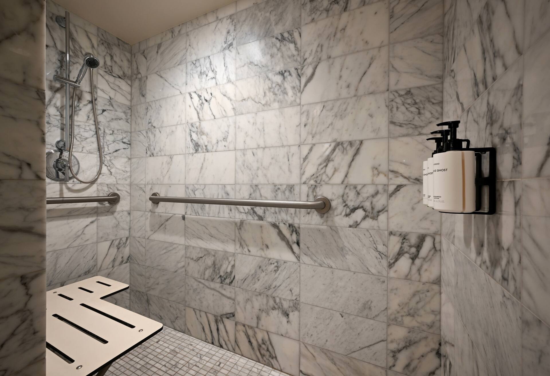 1 Bedroom Ocean Ste Mobility Access Ri Shower thumbnail 6