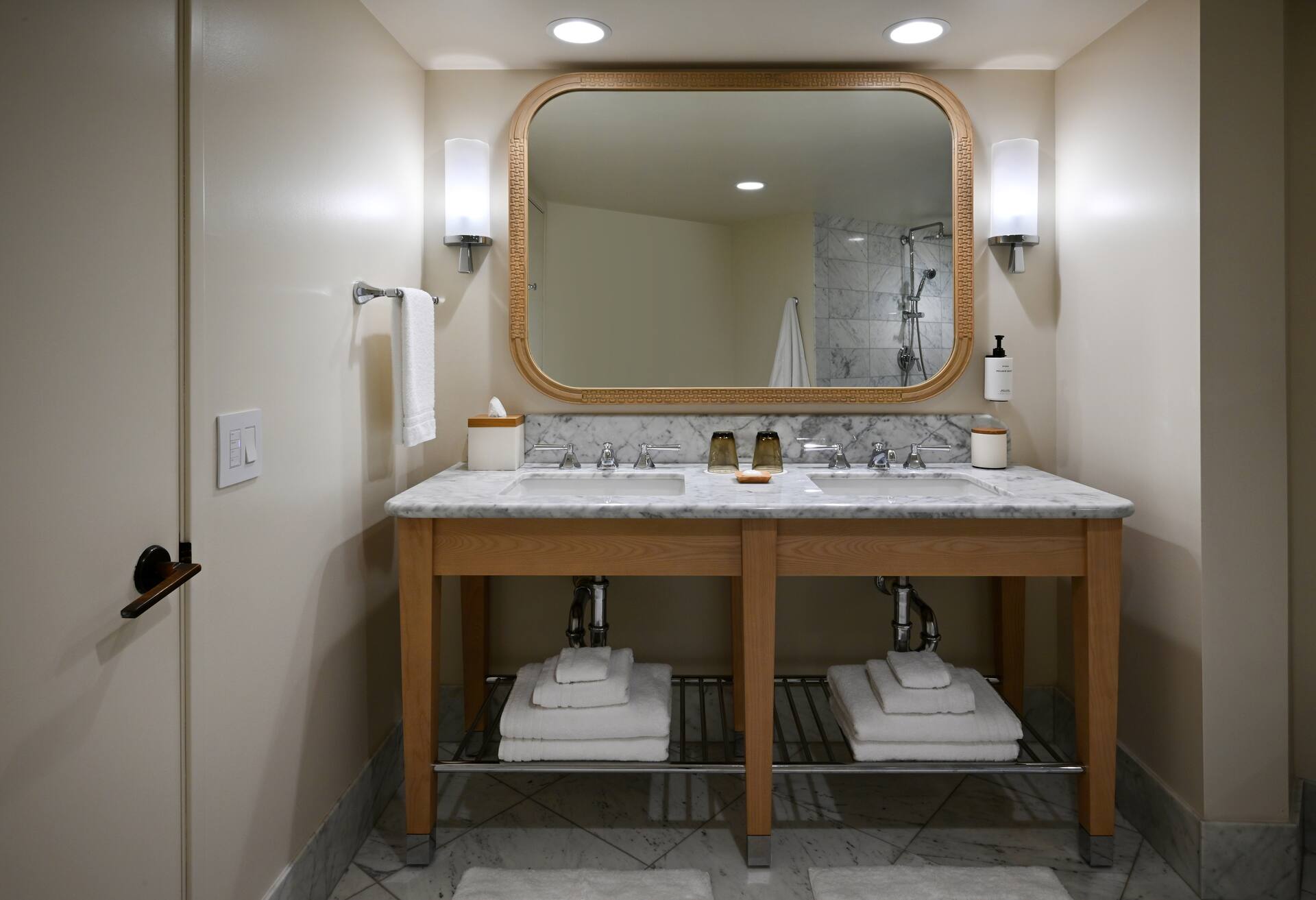 Deluxe Partial Ocean View with 2 Double Beds