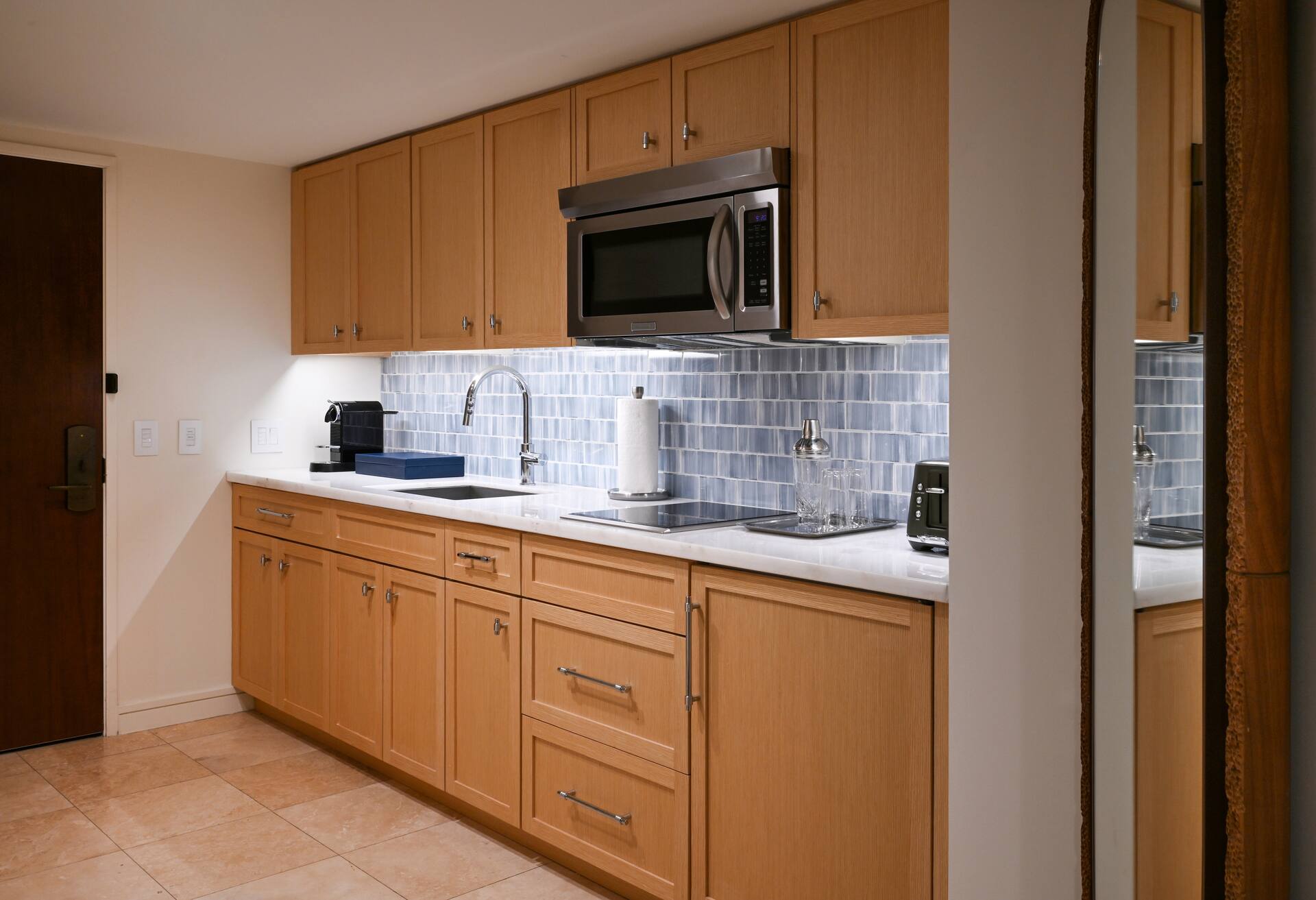 Deluxe Partial Ocean View with 2 Double Beds