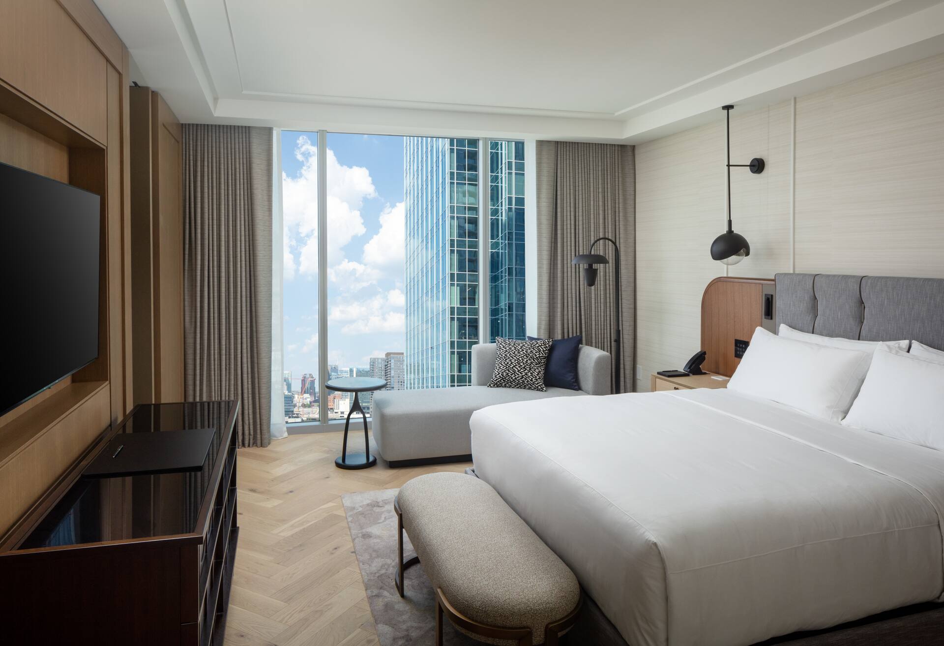 Corner One Bedroom Suite - One King Bed