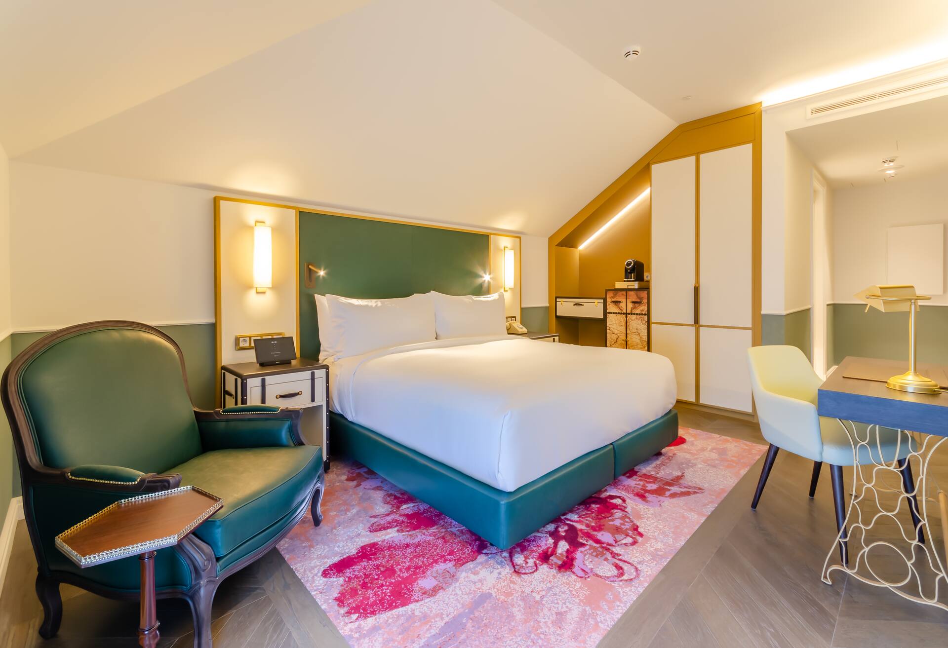 King Deluxe Room with Balcony