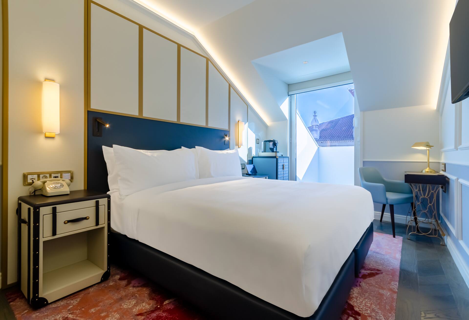 King Deluxe Room with Balcony