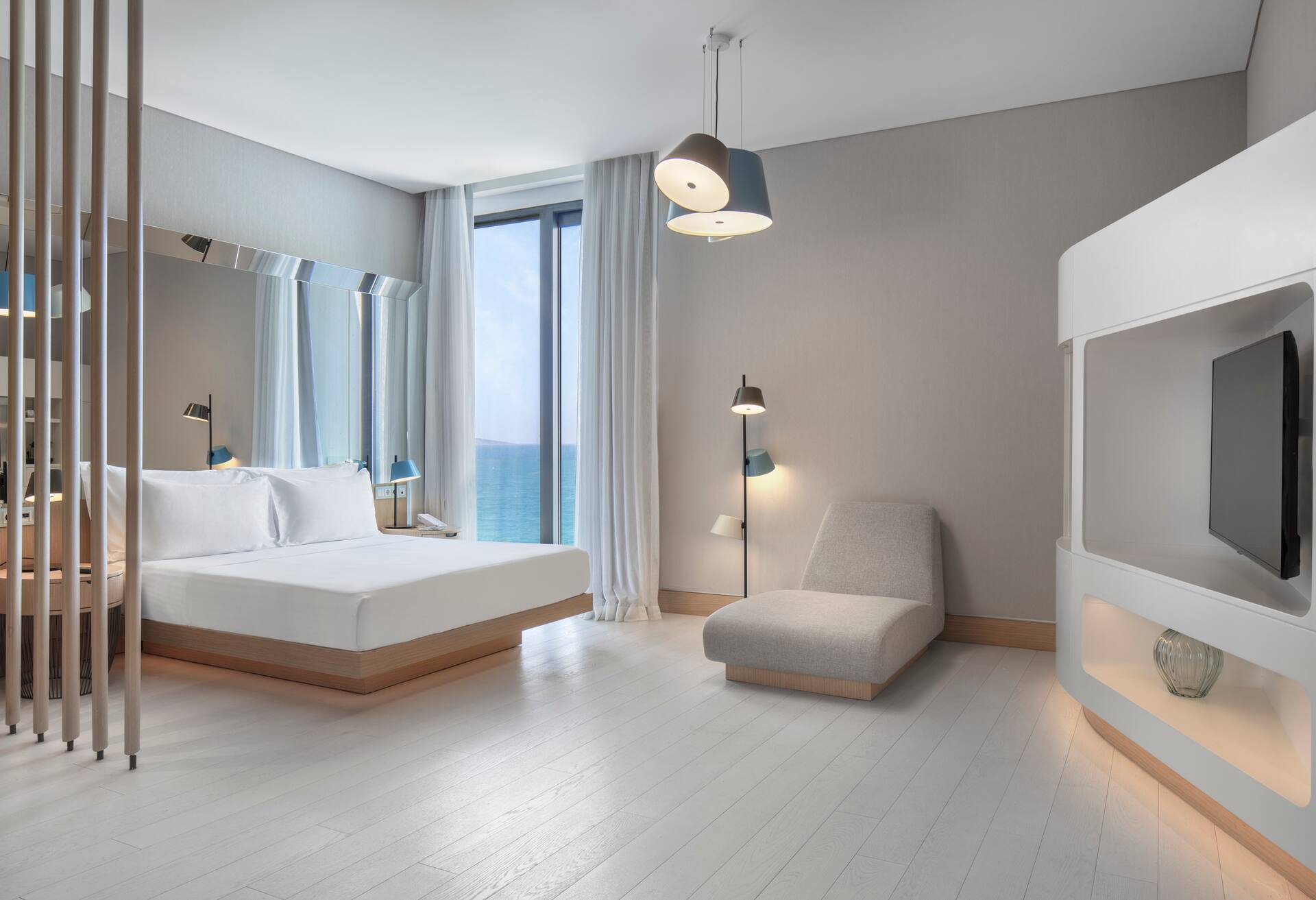 King Deluxe Room with Partial Sea View