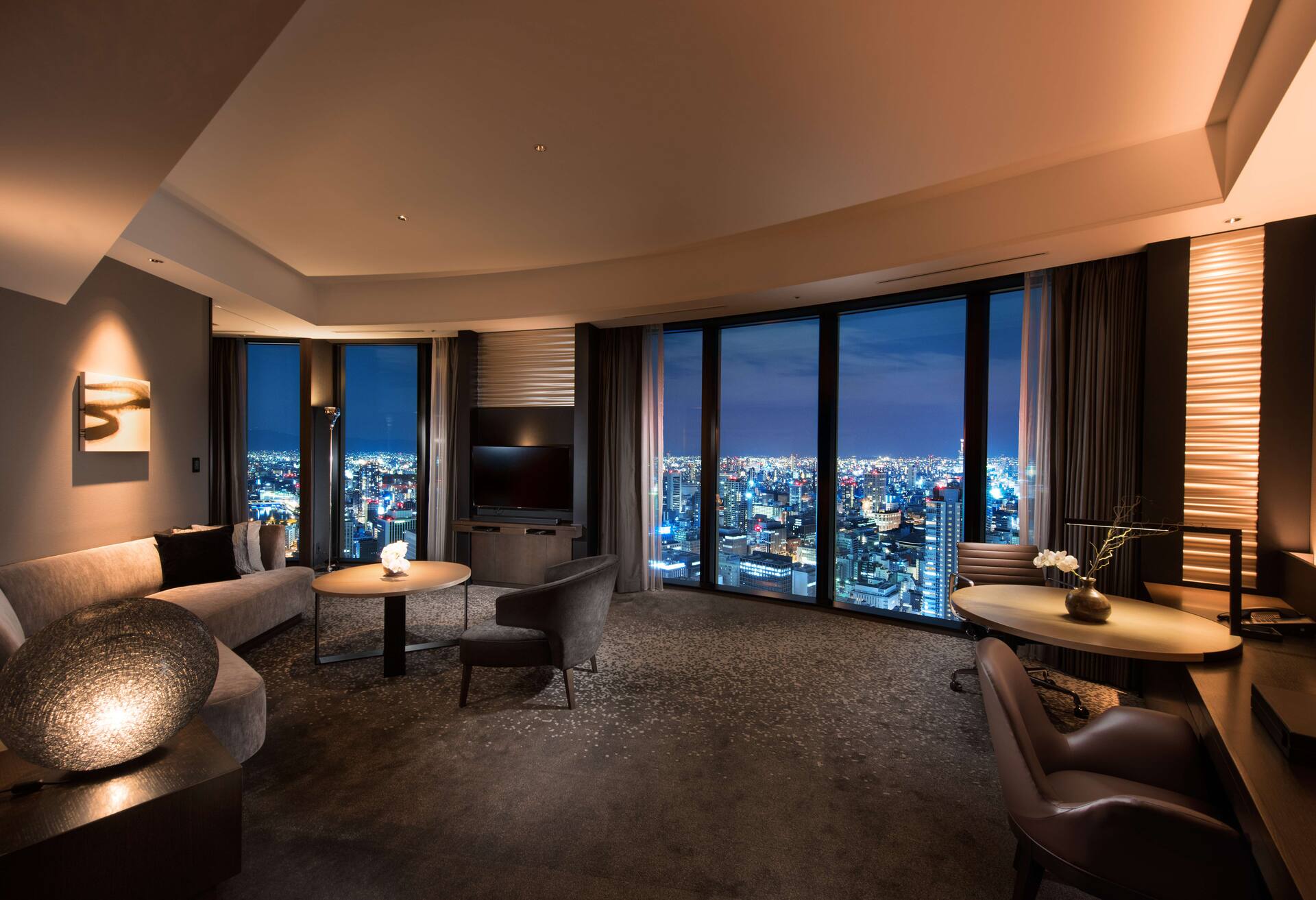 King Executive Corner Suite