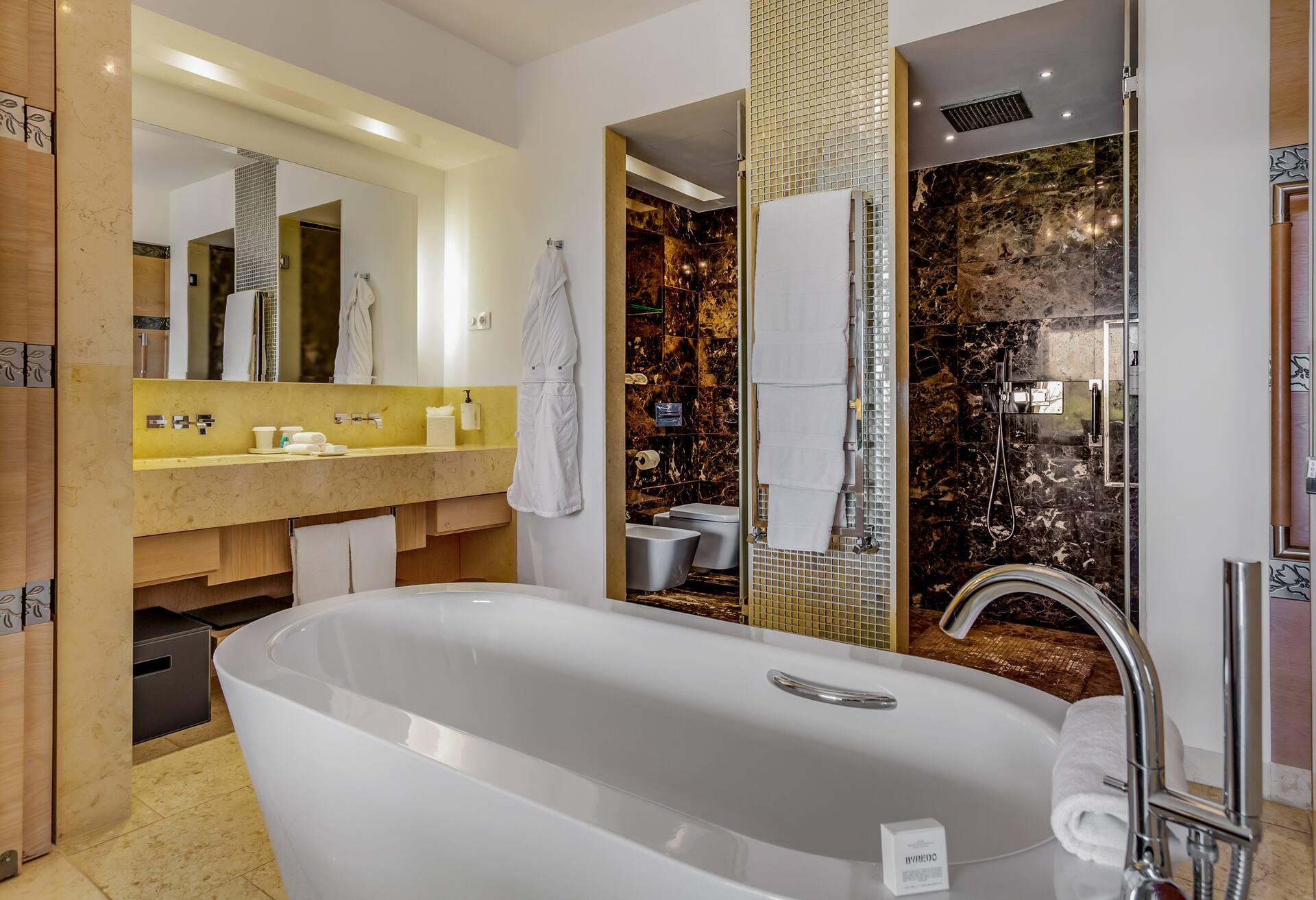 King Grand Deluxe Plus Room photo 3