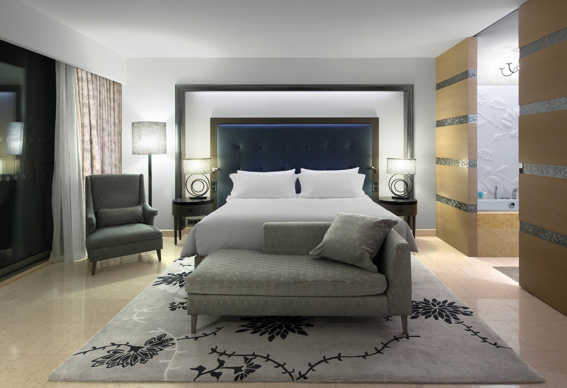 King Grand Deluxe Room