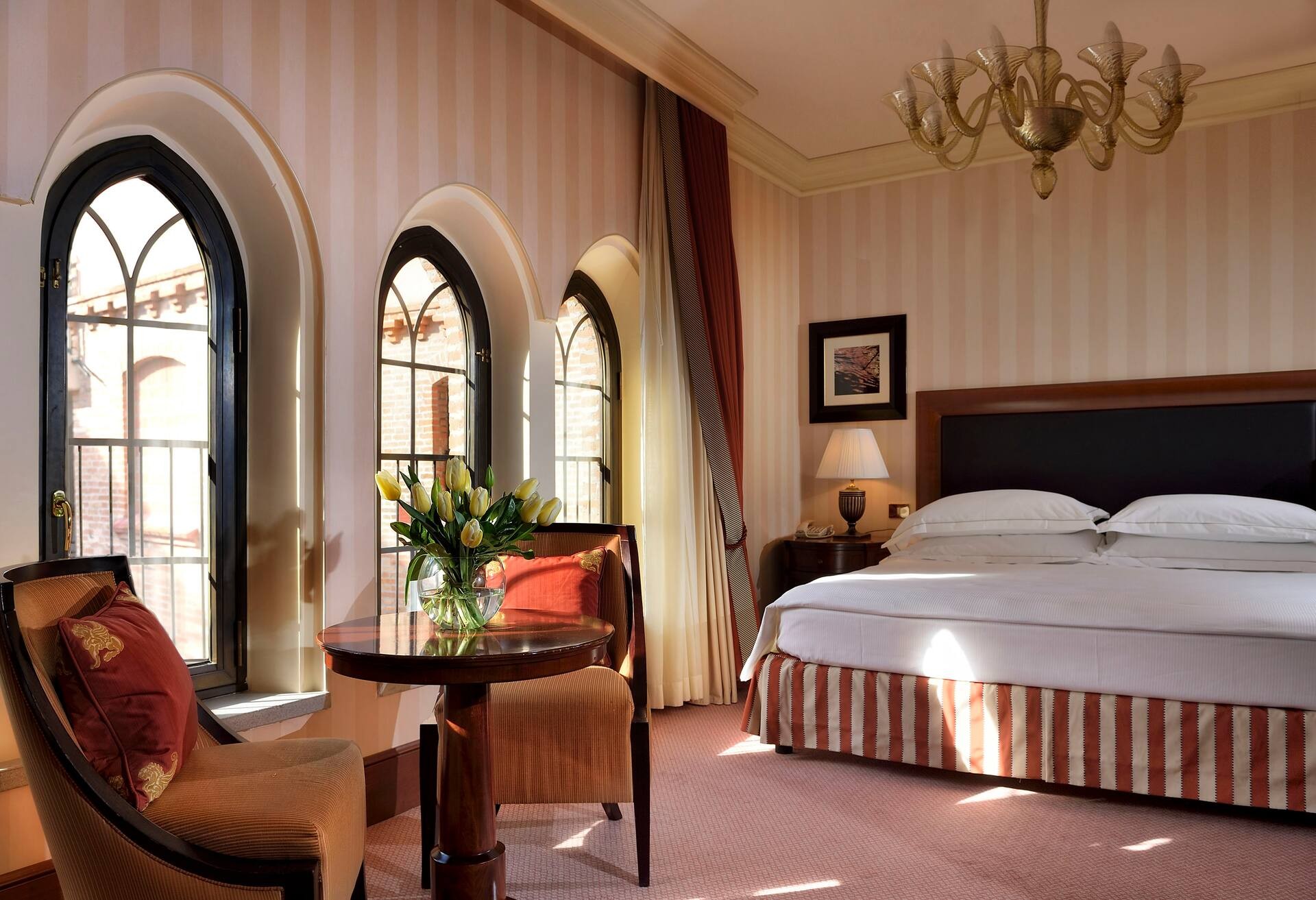 King Hilton Guest Room
