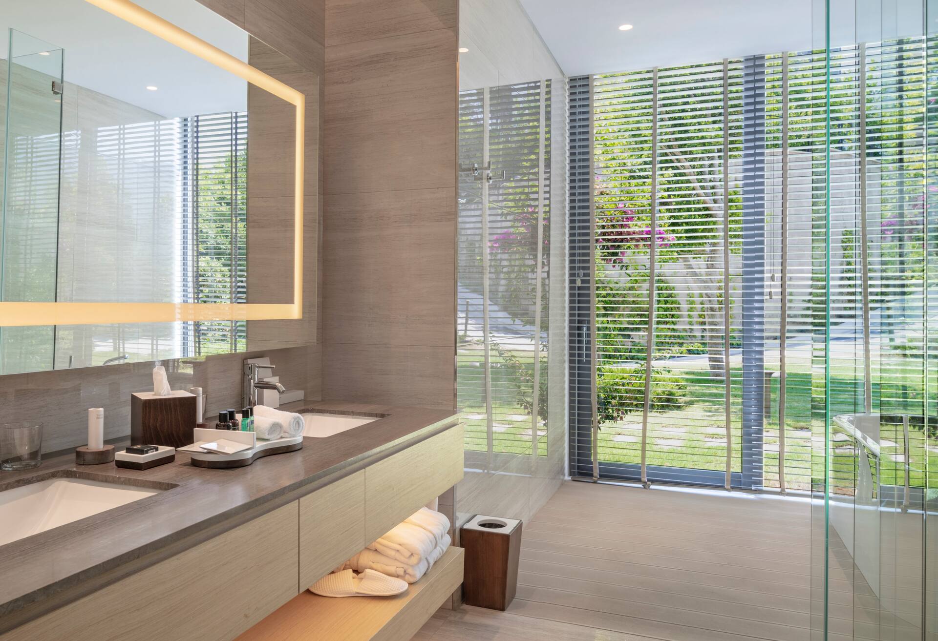 Family Suite W/private Pool and Garden View