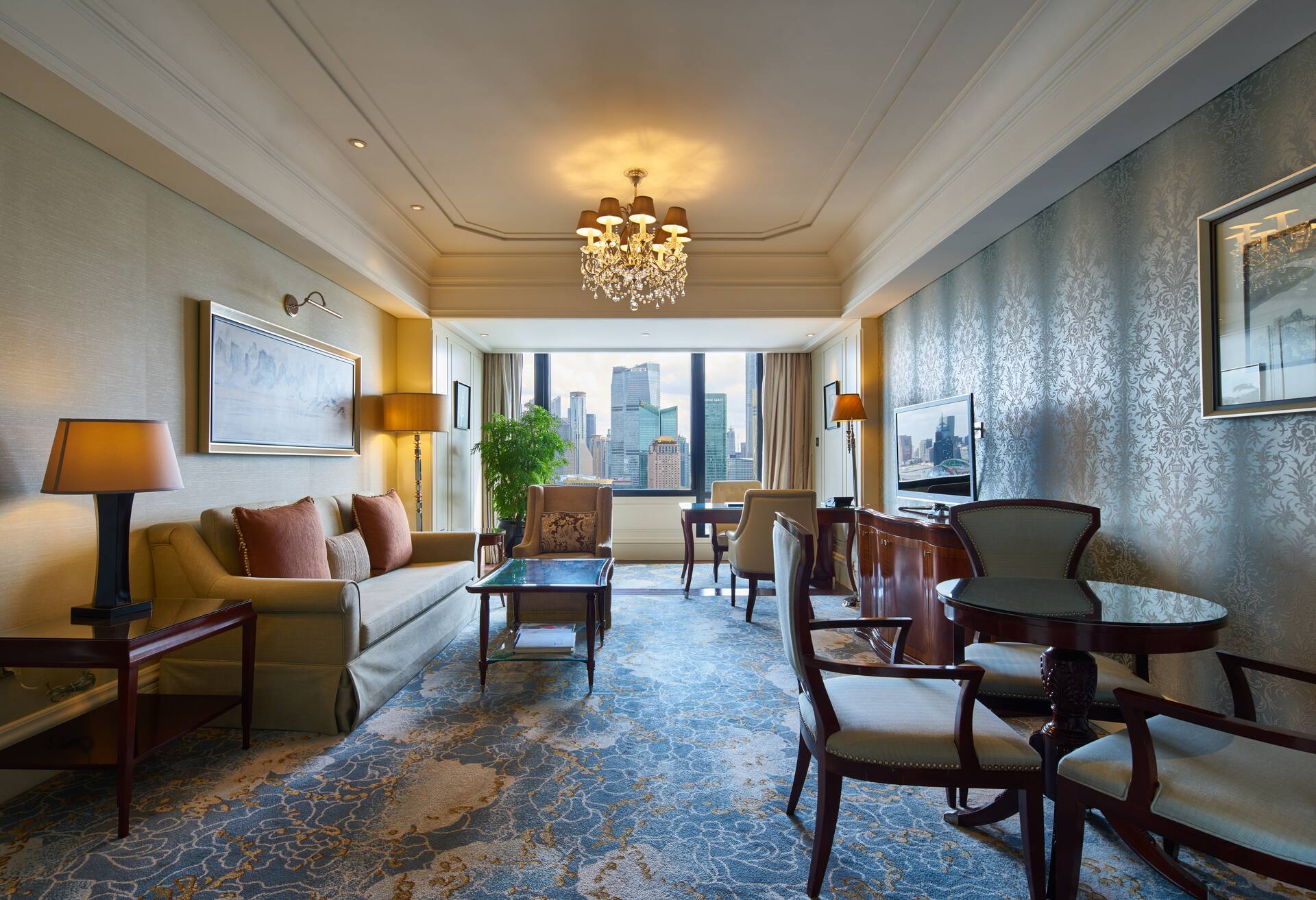 King Luxury Panorama River View Suite