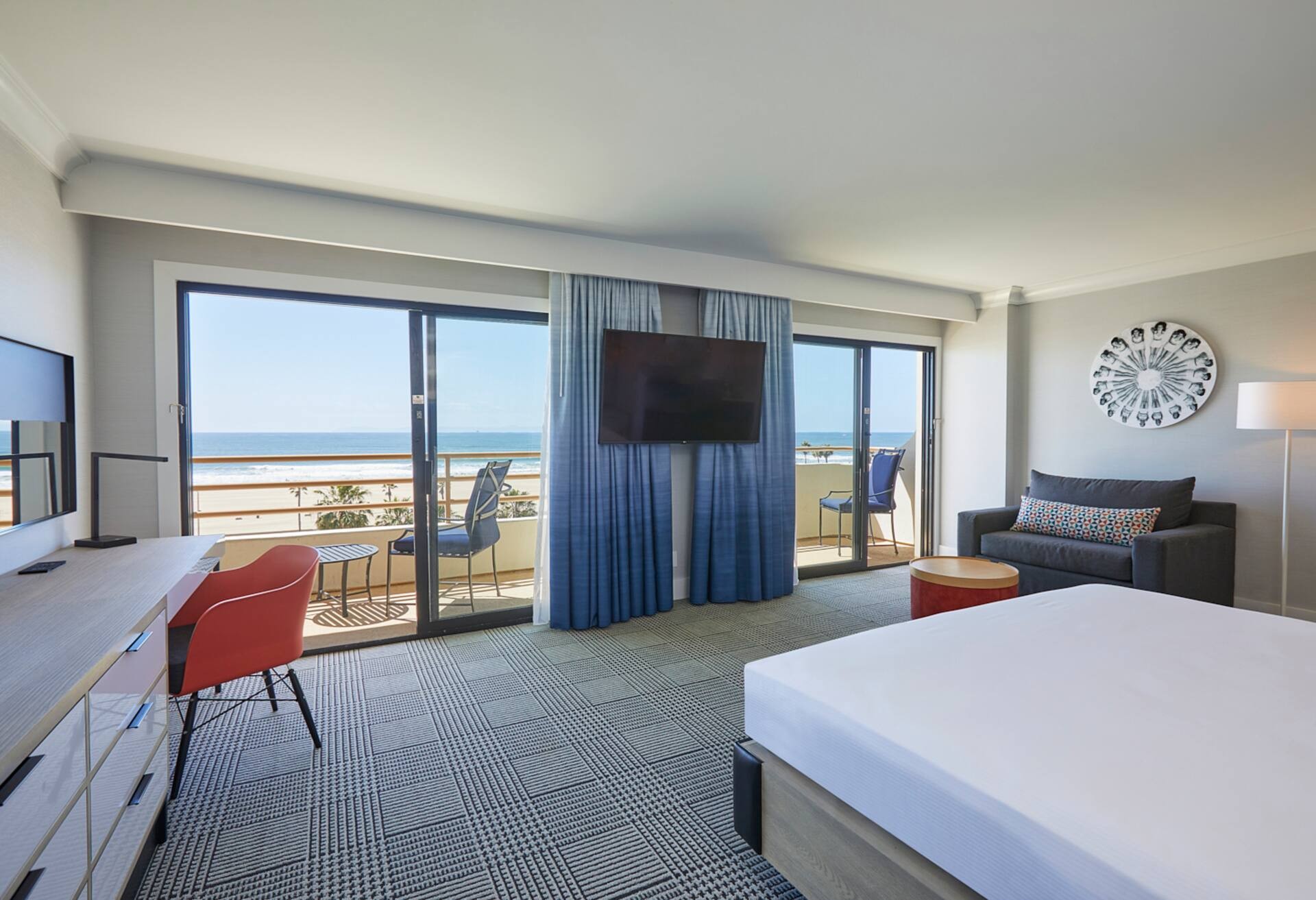 Oceanfront 1 King Bed photo 1
