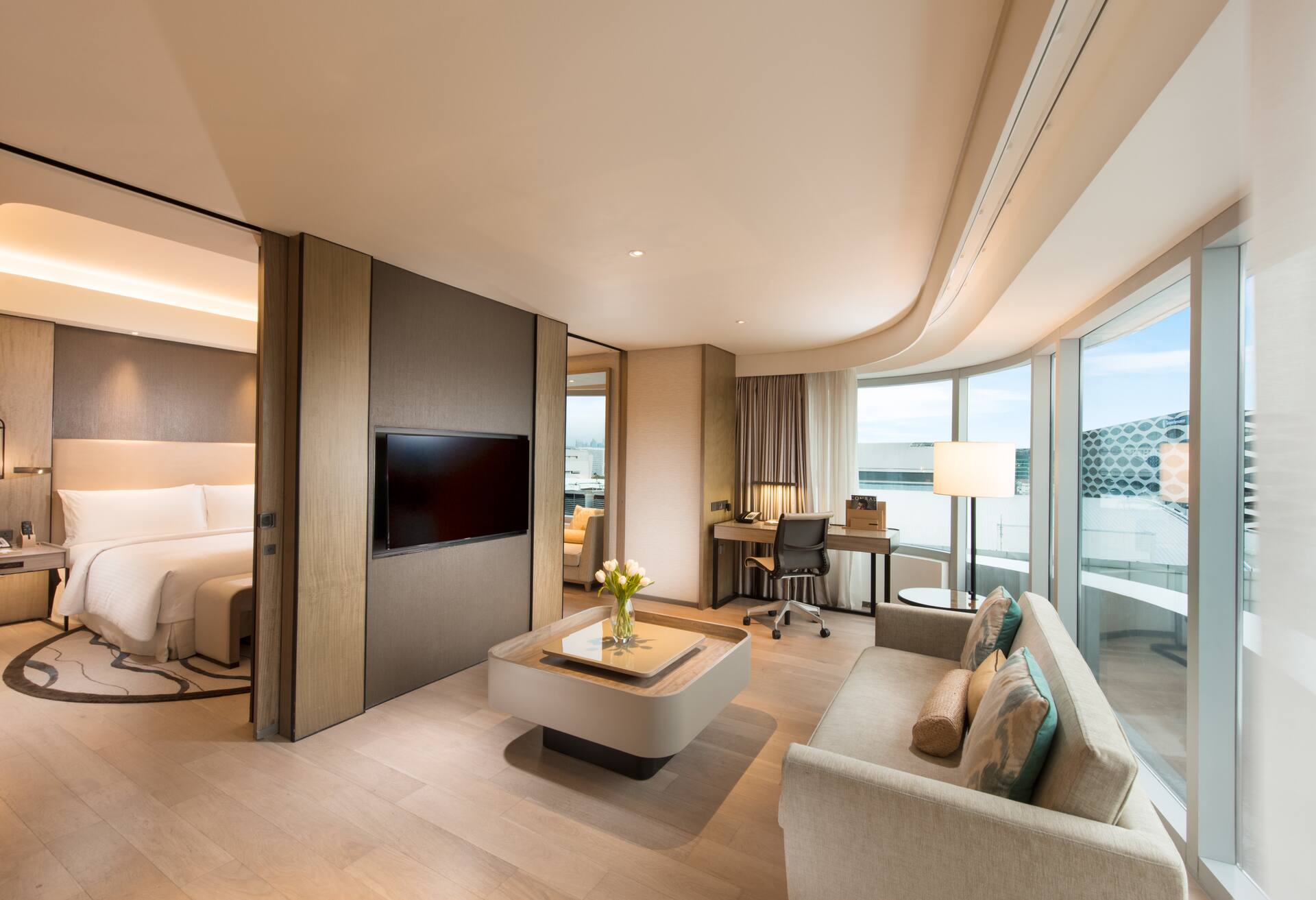 King One Bedroom Suite - Lounge Access