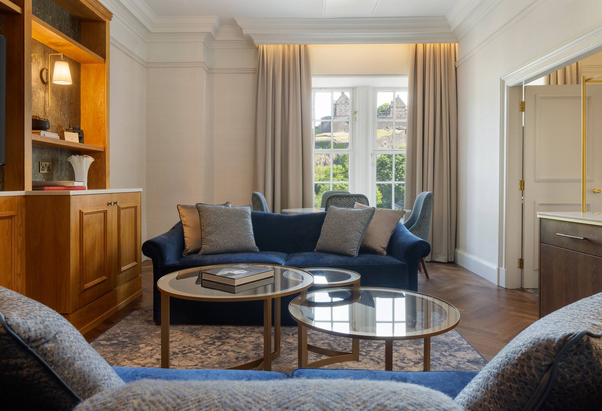 King One Bedroom Suite with Castle View photo 3