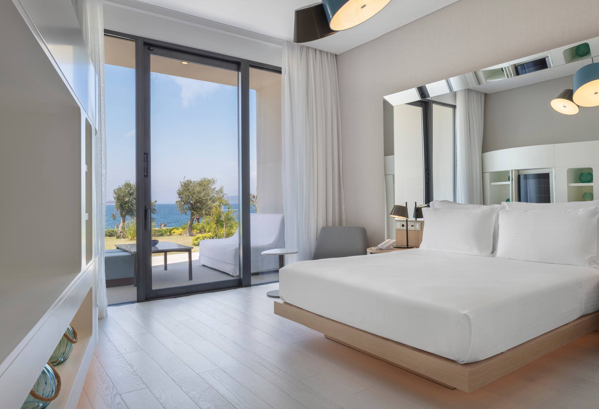 One Bedroom Suite W/private Pool and Sea View