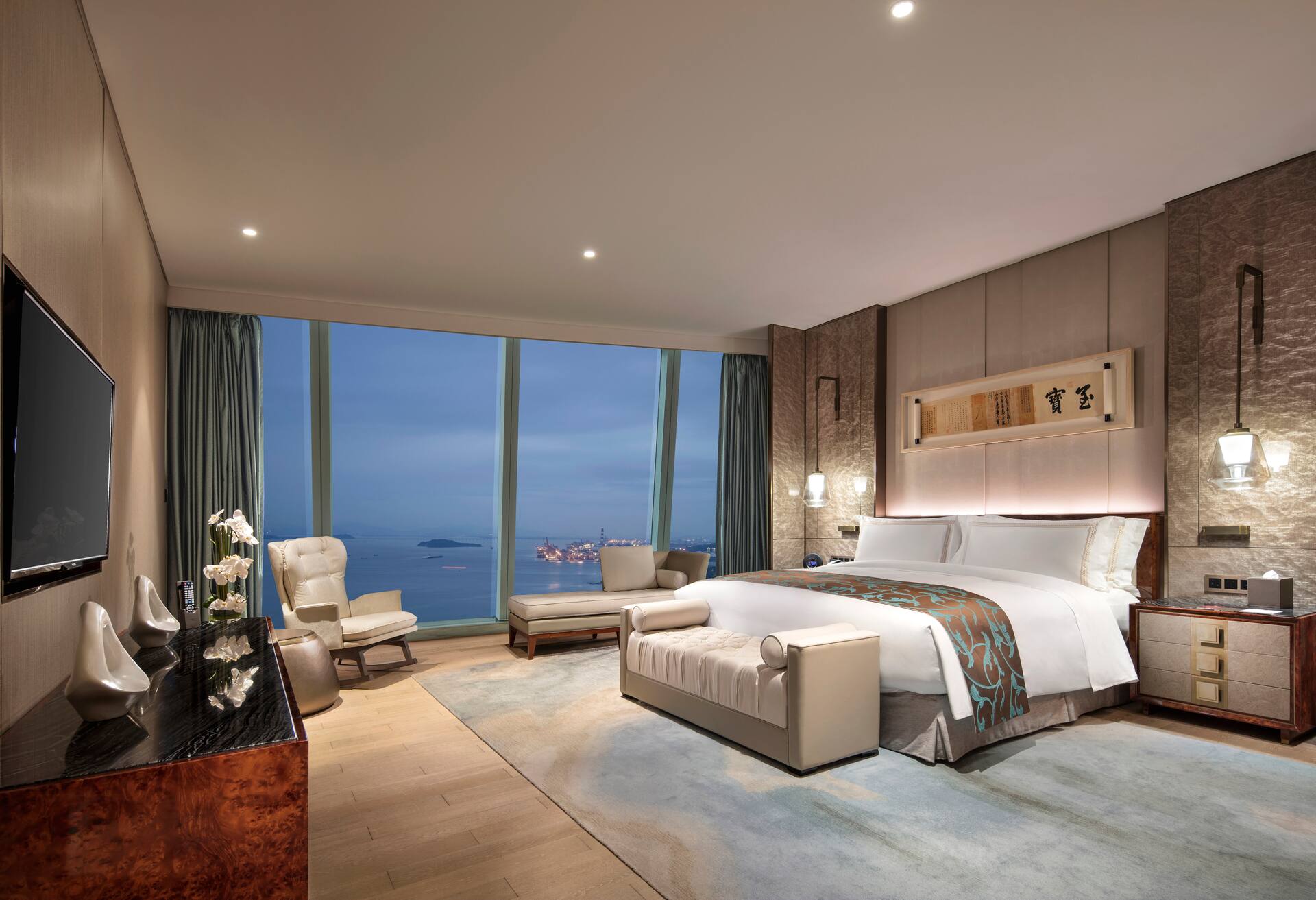 King Presidential Suite-lounge Access