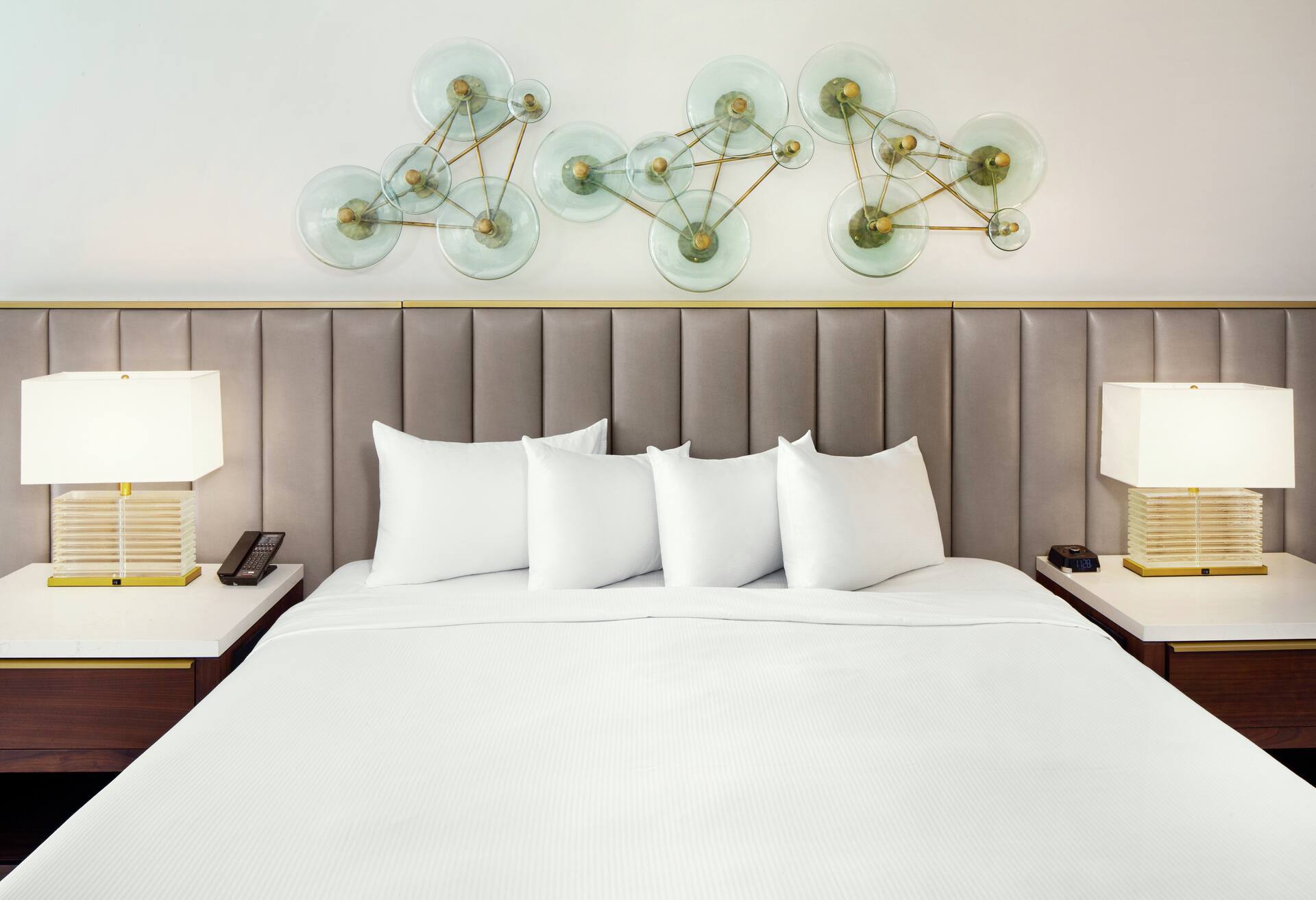 1 King Bed Deluxe Ocean View photo 3