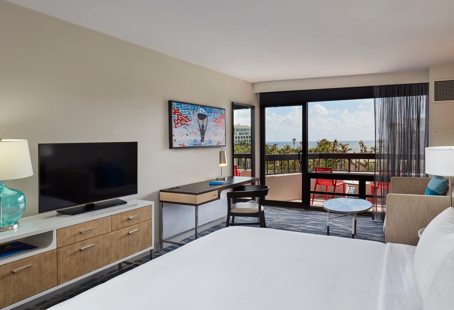 1 King Bed- Balcony- Sofabed- Waterview