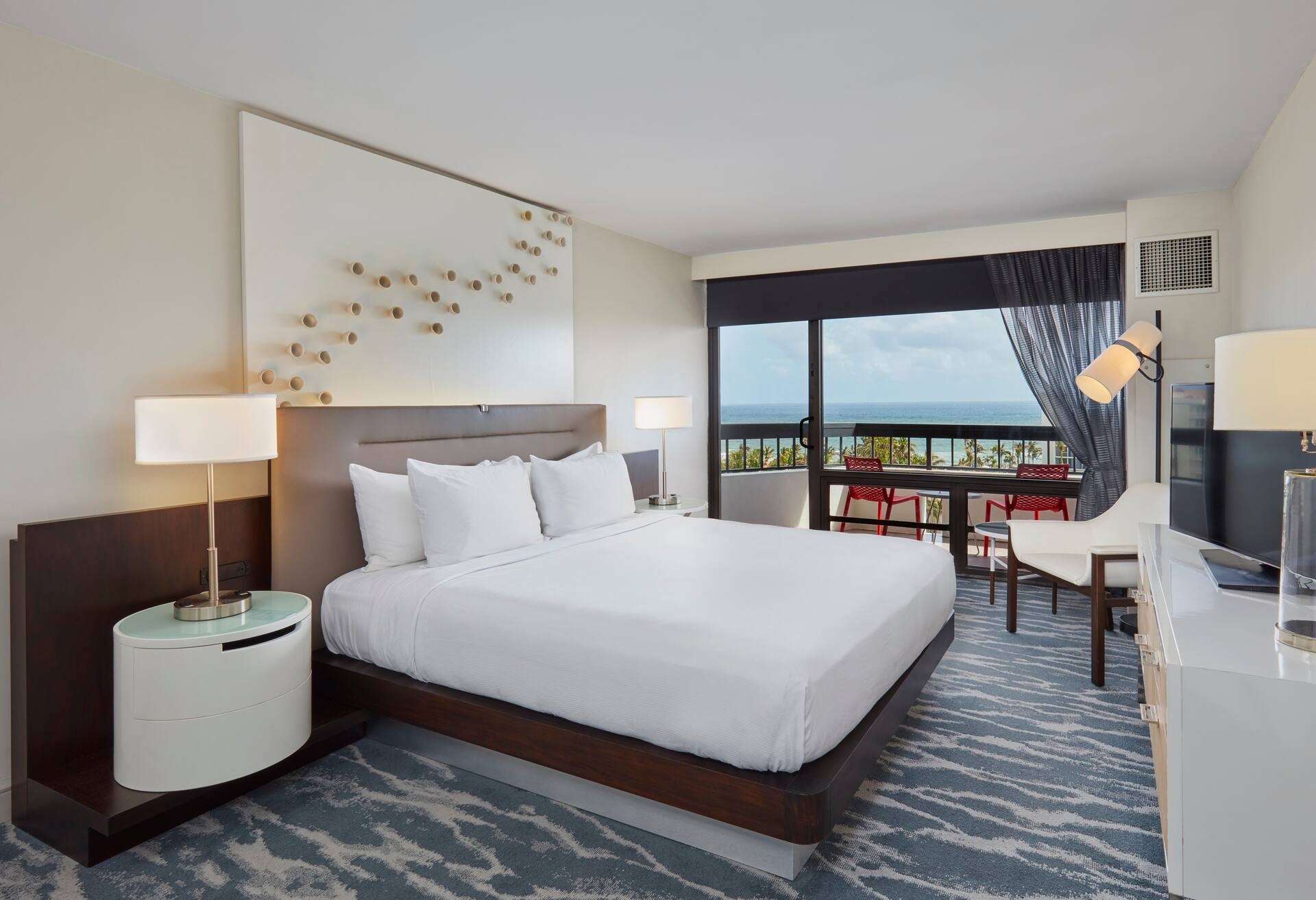 1 King Balcony Ocean View