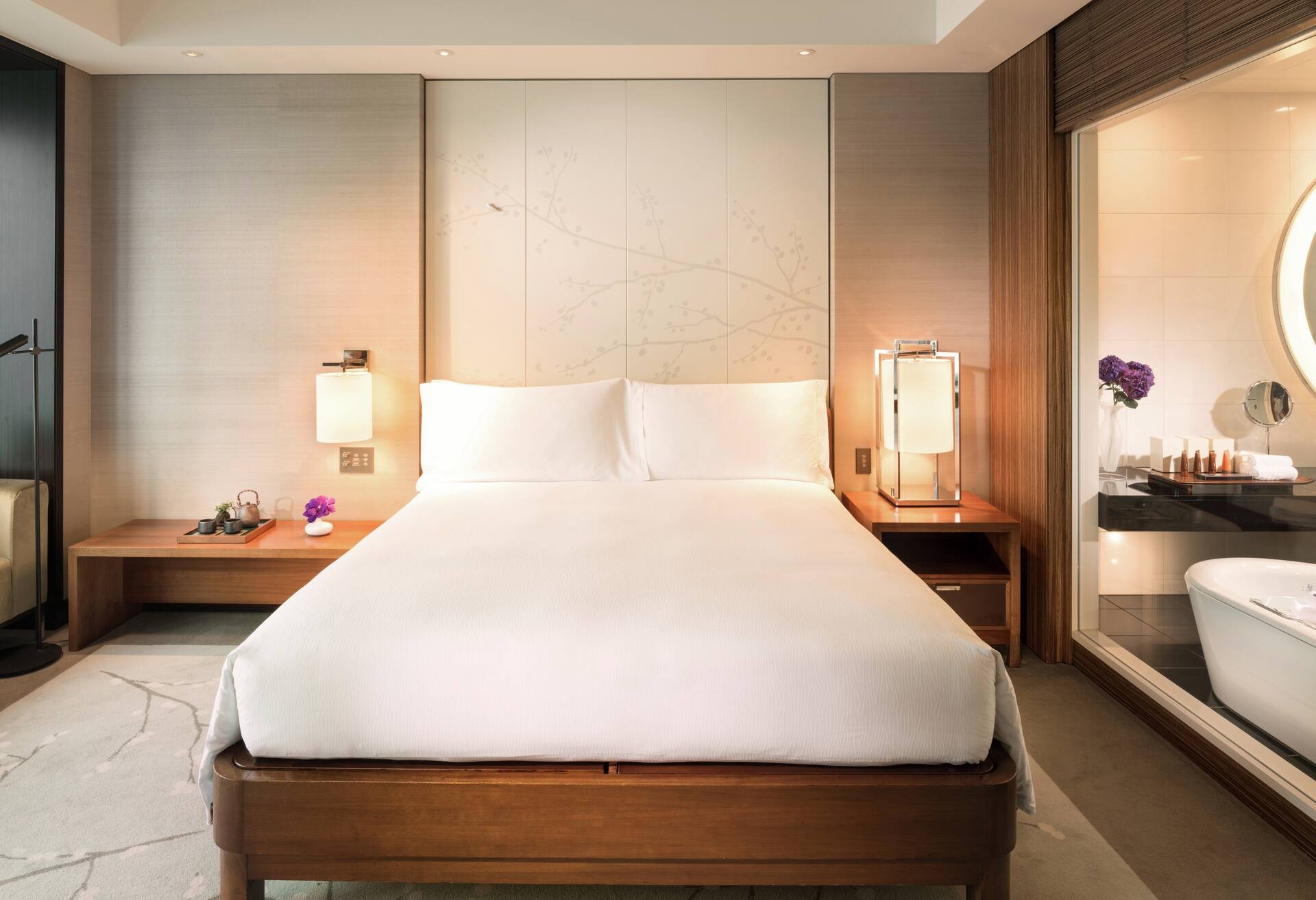 1 King Bed Room