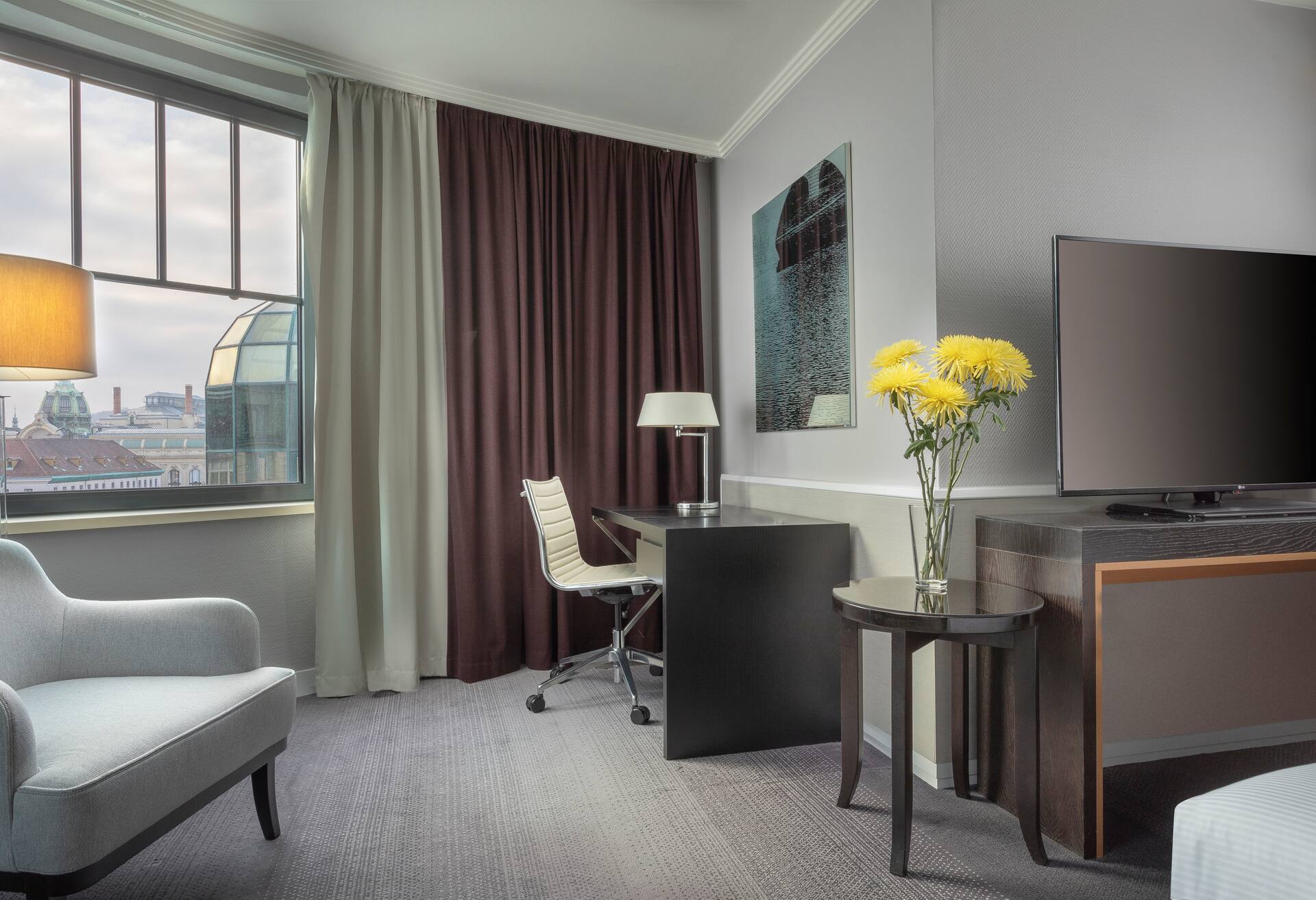 King Superior Room with Sofa