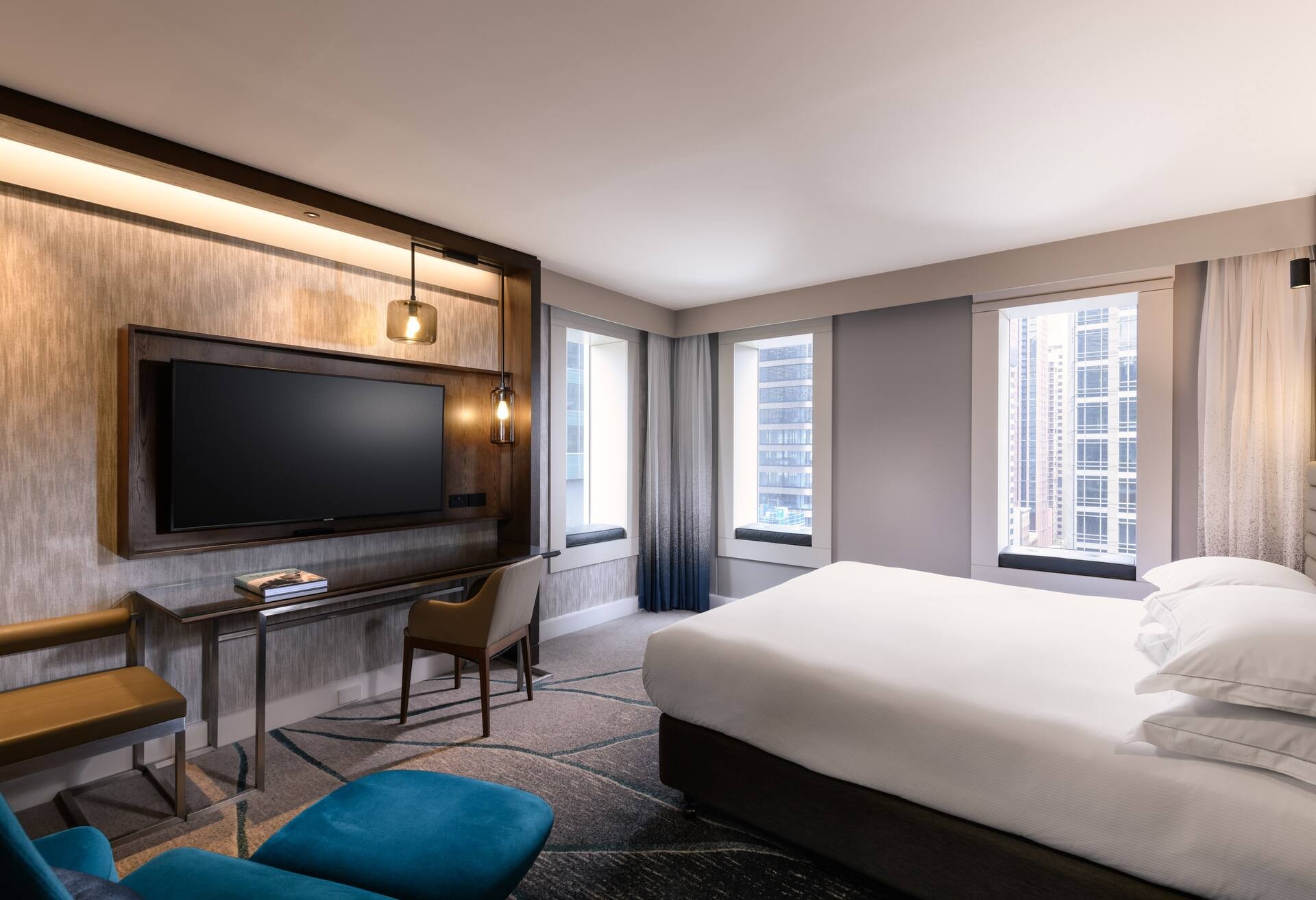 King Corner Room