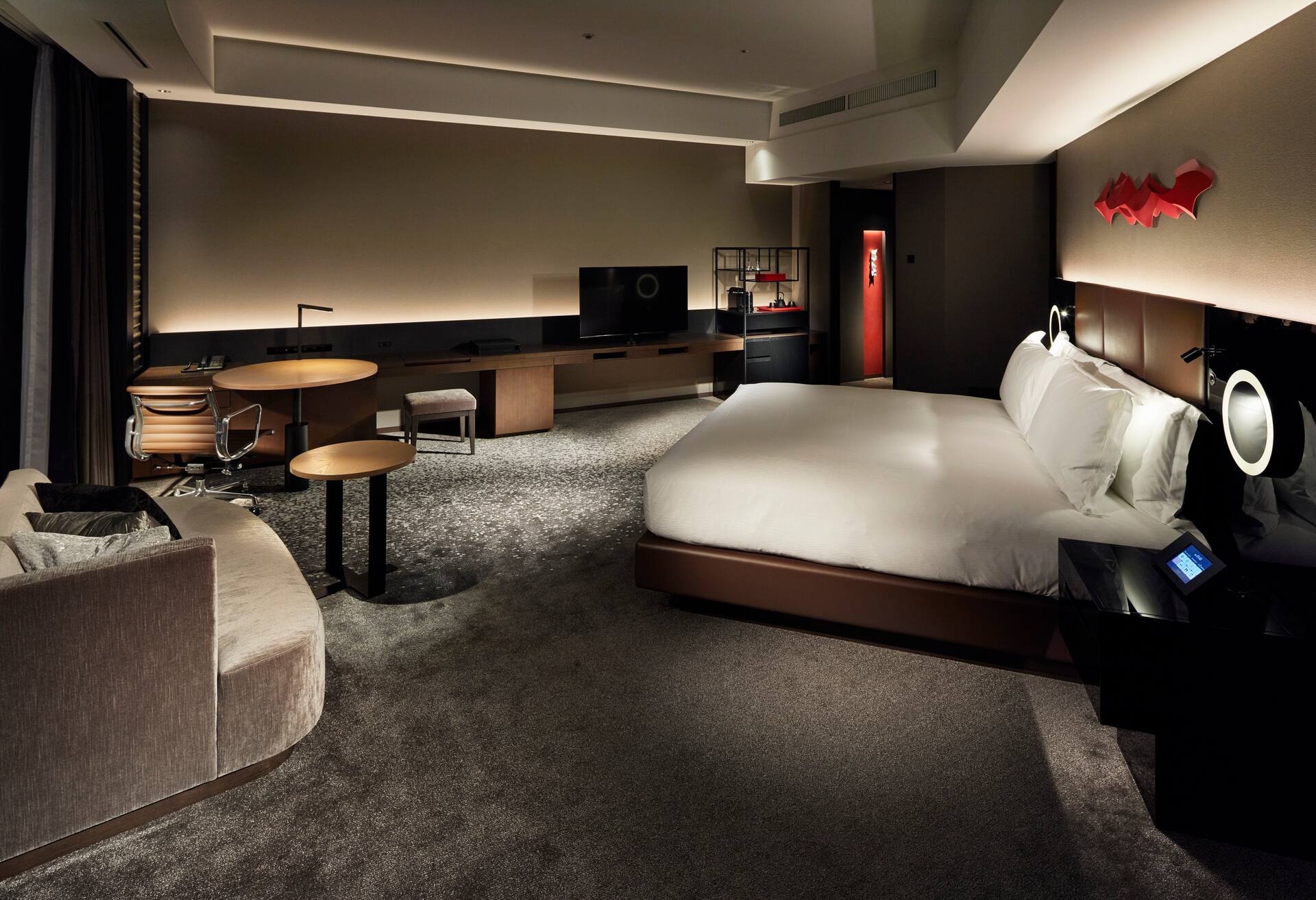 King Executive Corner Room