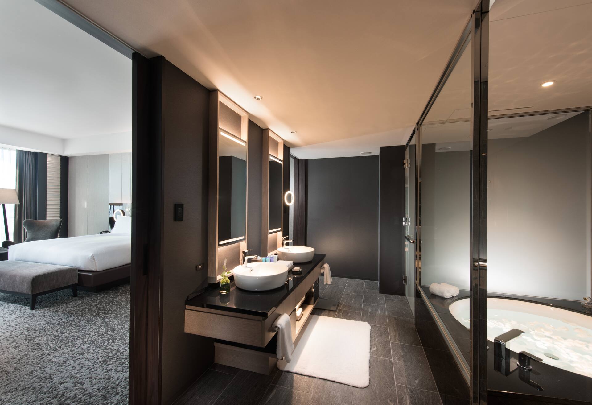 King Executive Suite