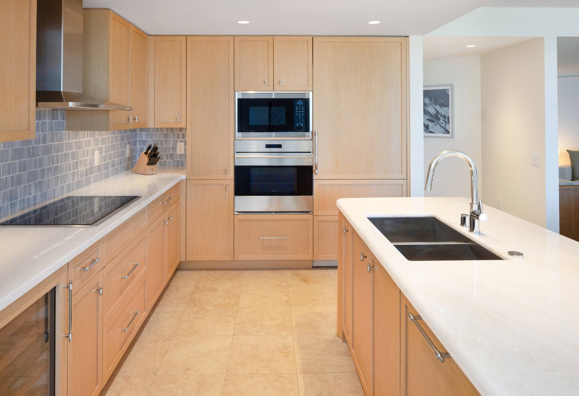 Premium 2 Bedroom Partial Ocean Suite - Den