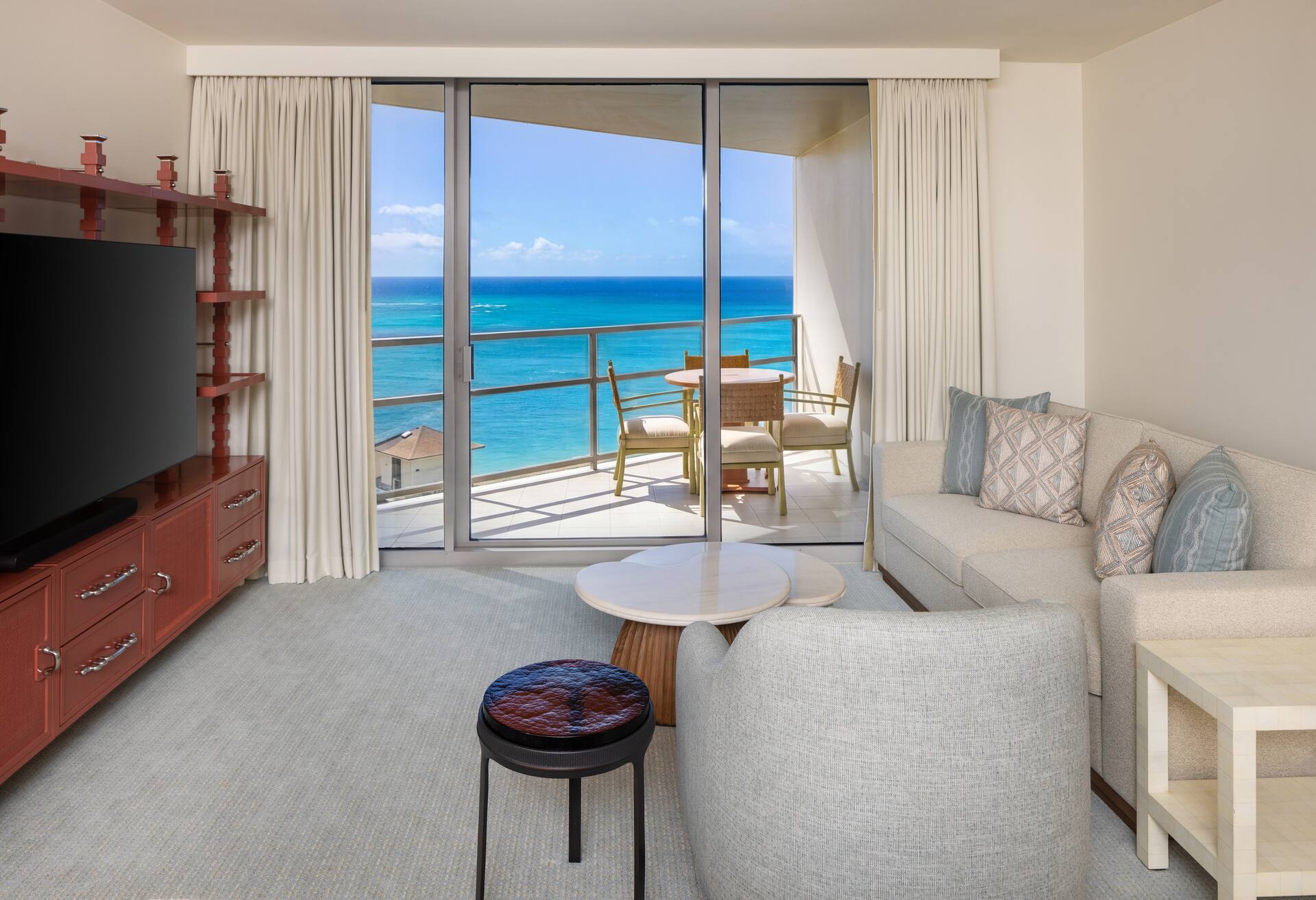 Premium 1 Bedroom Partial Ocean Suite - Den