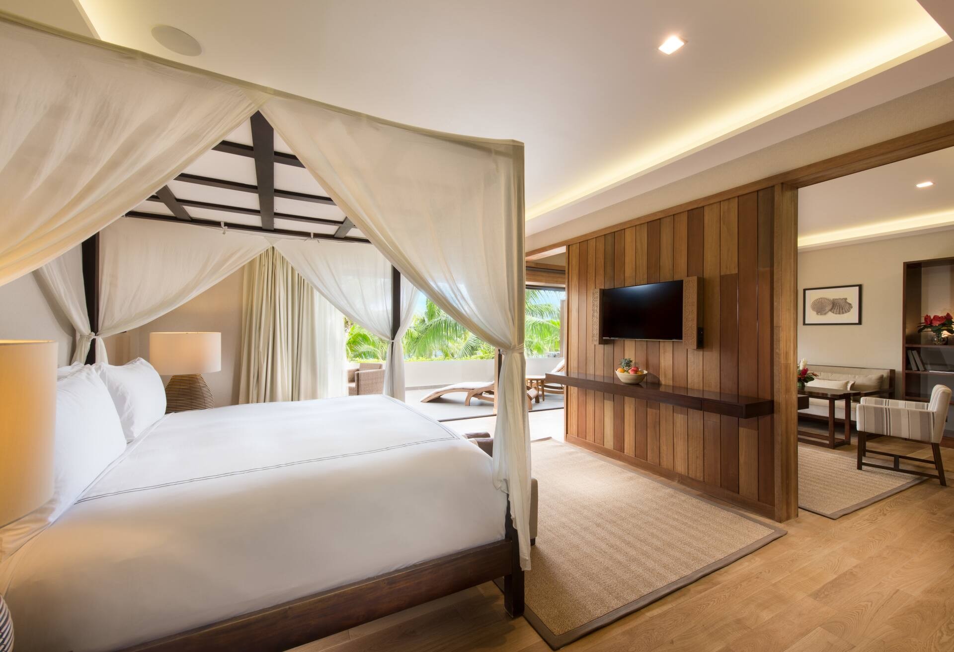 King Tropical Beach View Villa photo 1