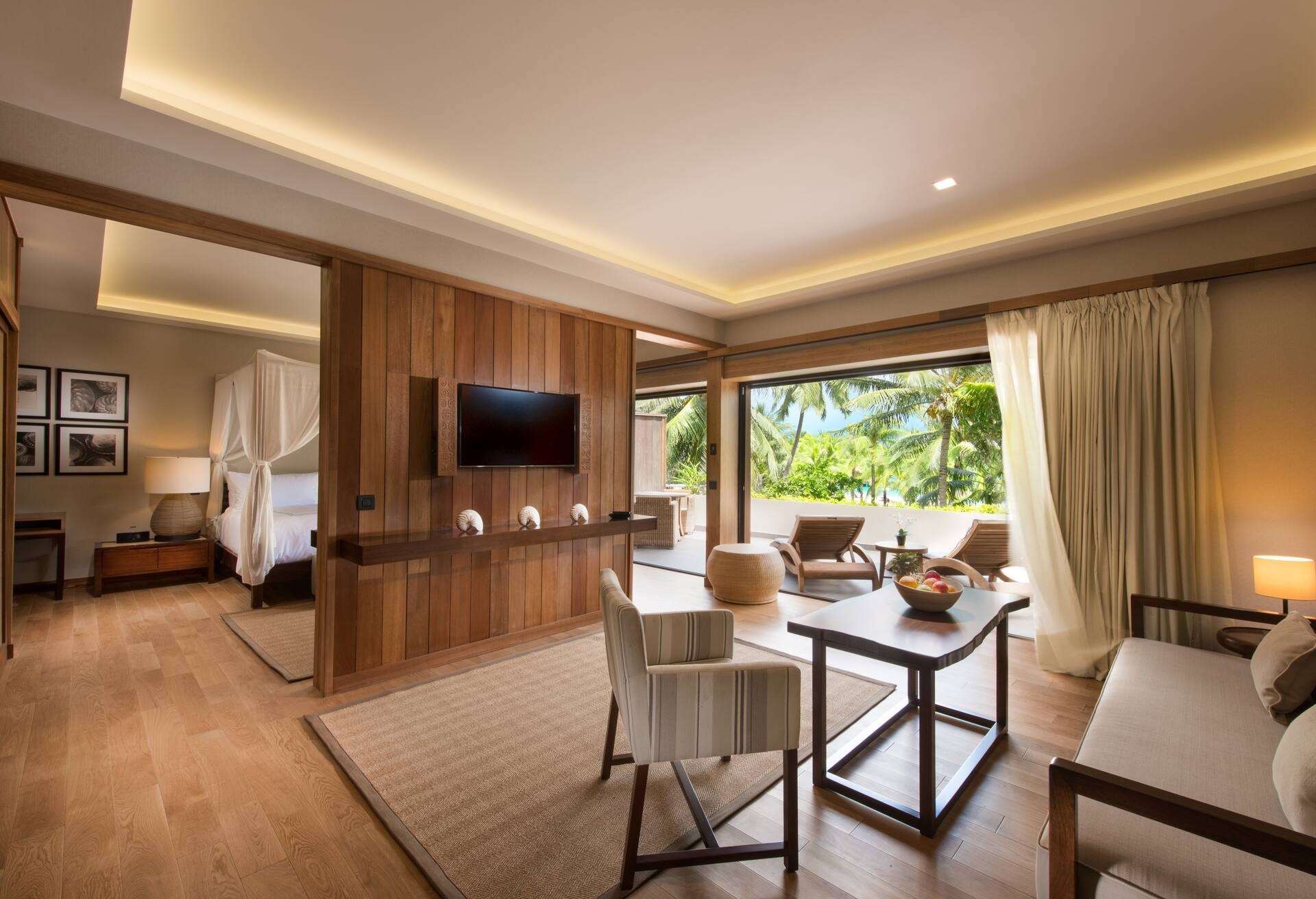 King Lagoon View Suite photo 3