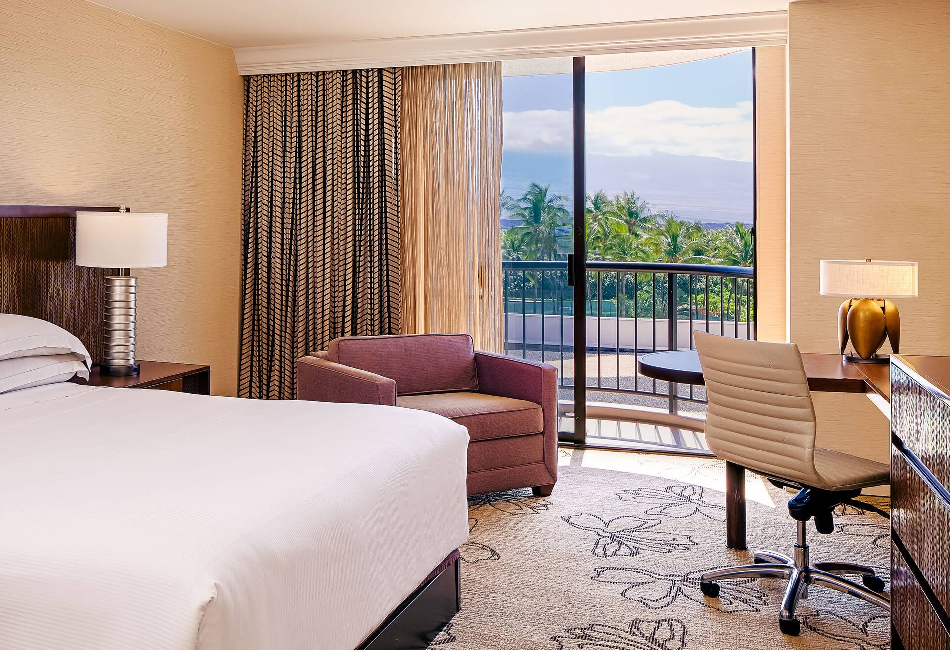 Resort View 1 King Bed