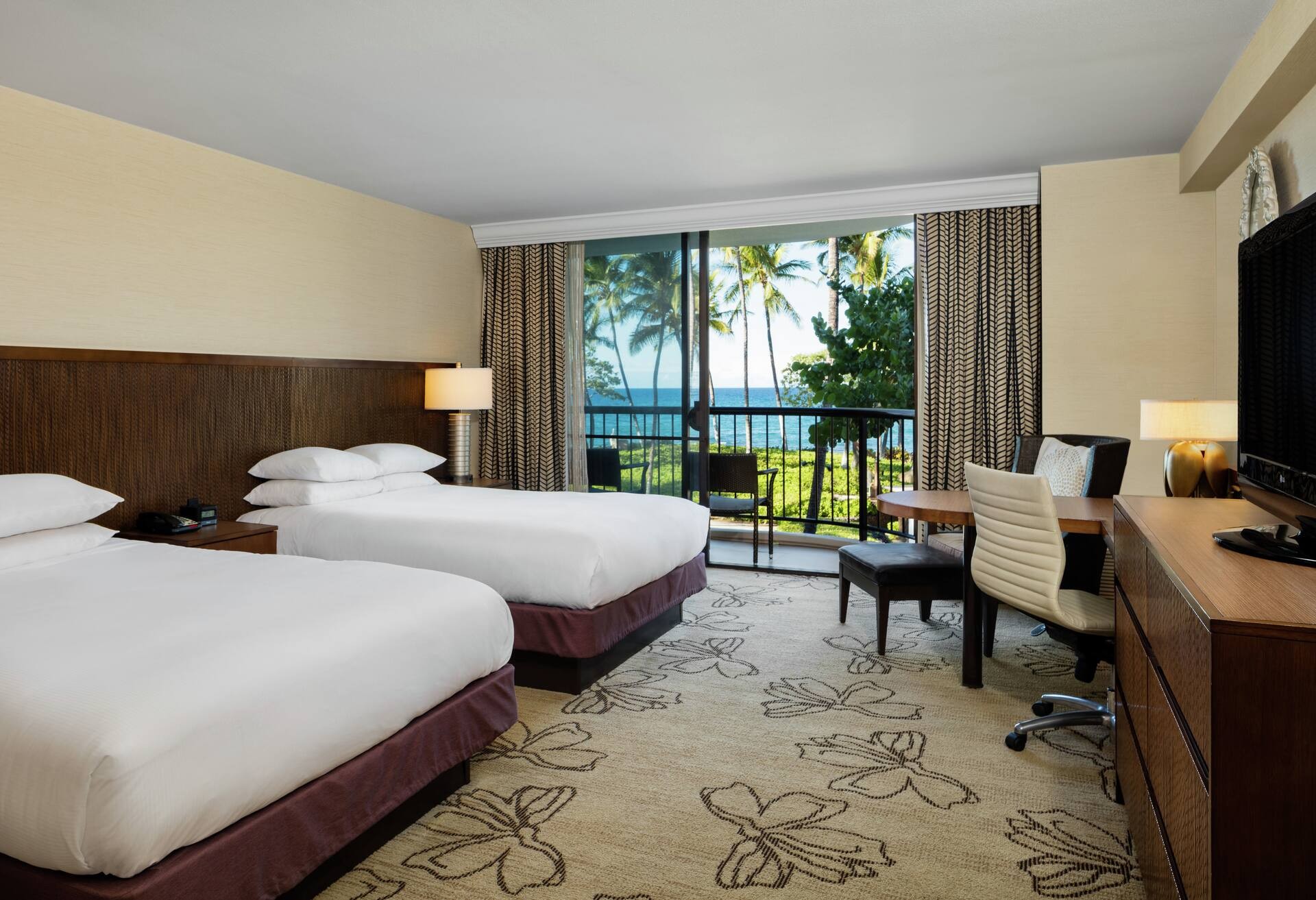 Makai Ocean Front 2 Queen Beds