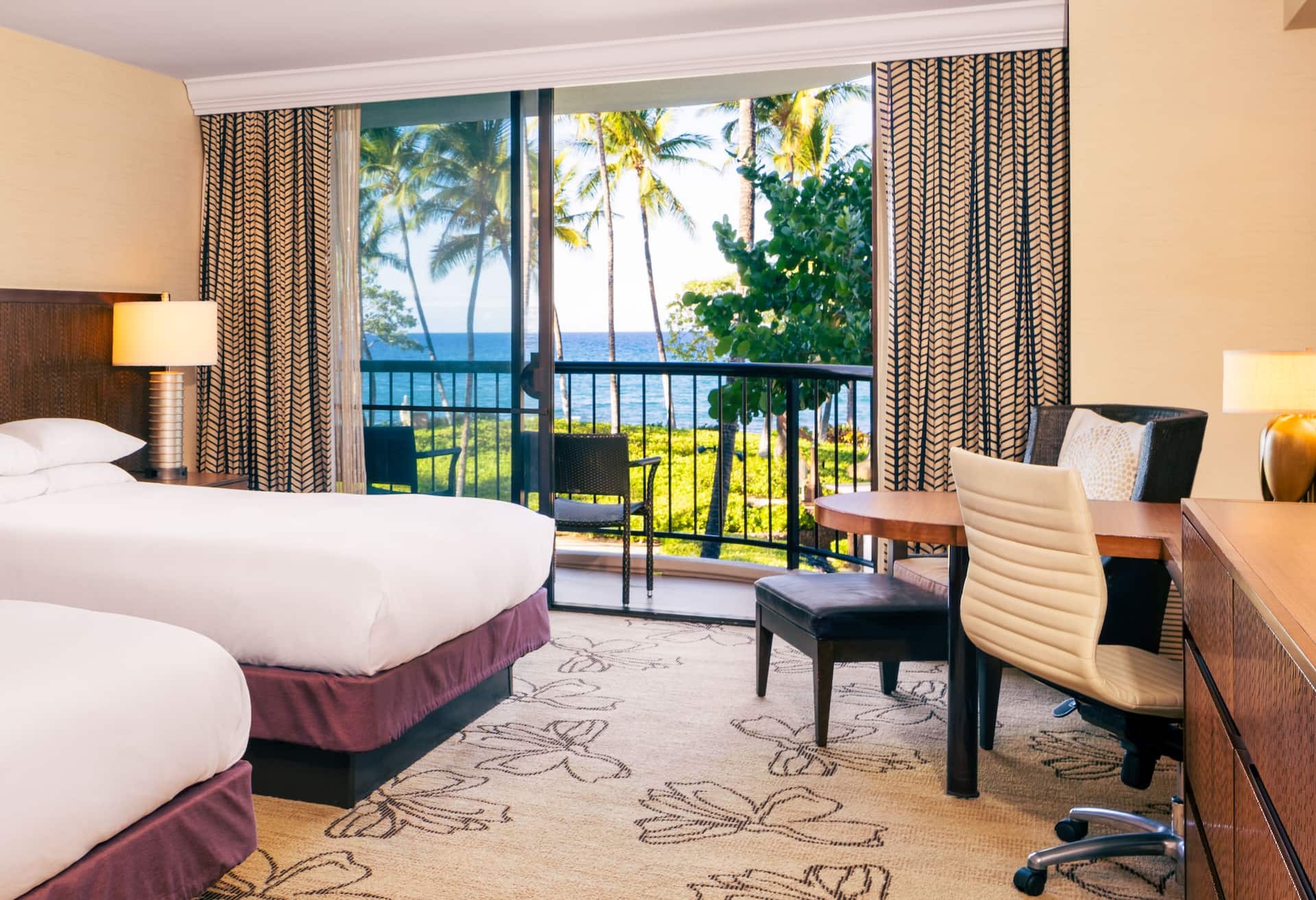 Makai Ocean Front 2 Queen Beds