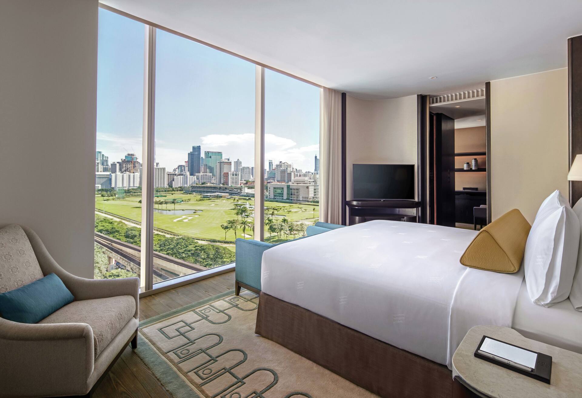 King One Bedroom Astoria Suite