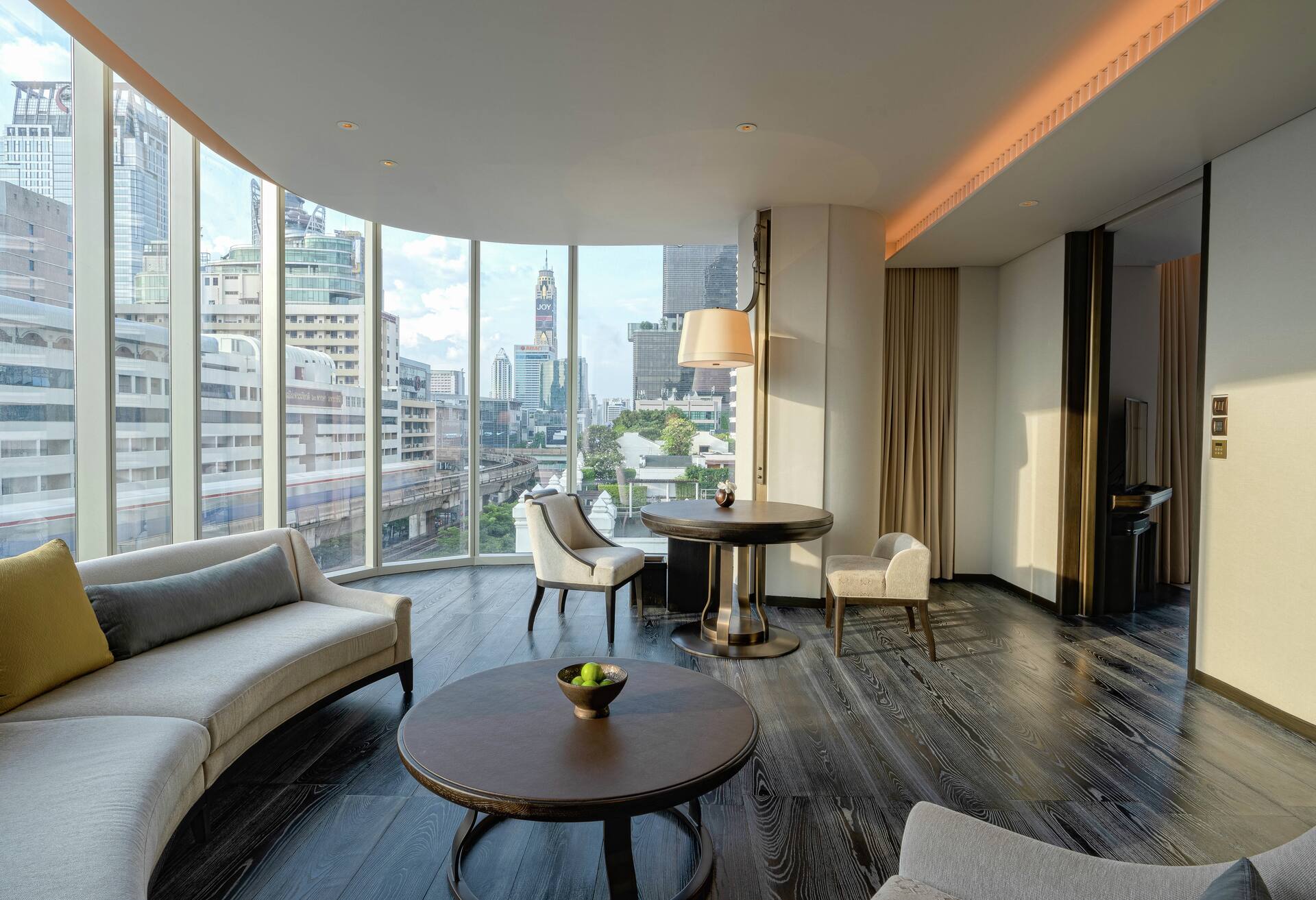King Corner Suite