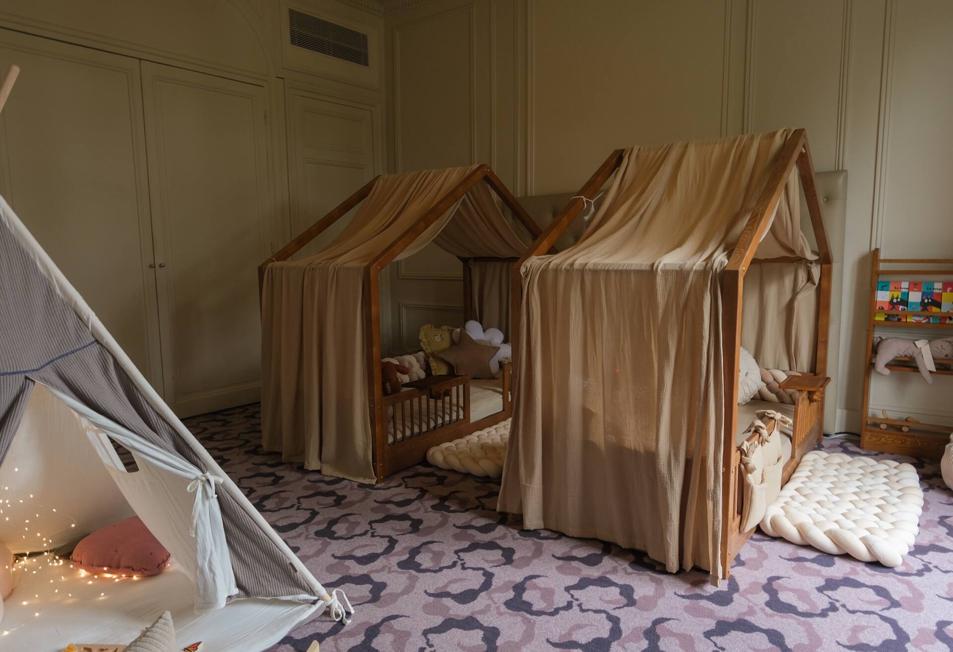 Palace 5 Star - Family Room by Mon Lit Cabane
